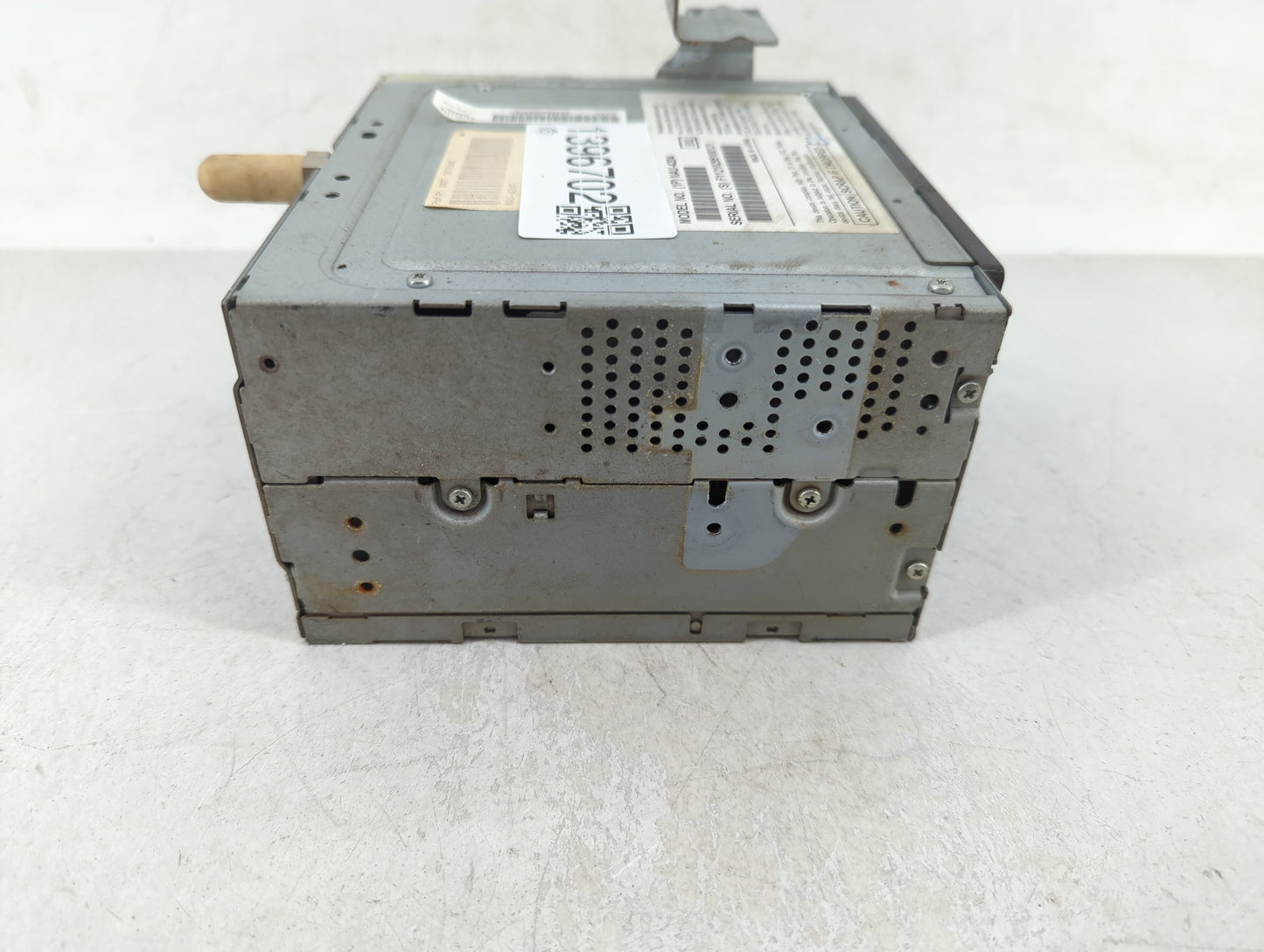 2010 Ford Flex Radio AM FM Cd Player Receiver Replacement P/N:AA8T 19C156AC Fits OEM Used Auto Parts - Oemusedautoparts1.com