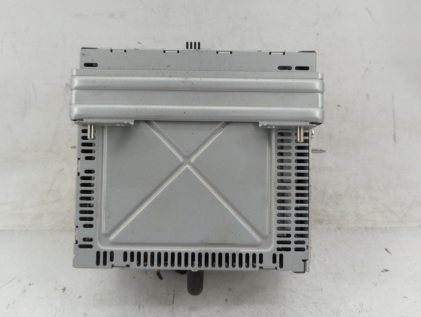 2010 Ford Flex Radio AM FM Cd Player Receiver Replacement P/N:8A8T-19C159-AK Fits OEM Used Auto Parts - Oemusedautoparts1.co
