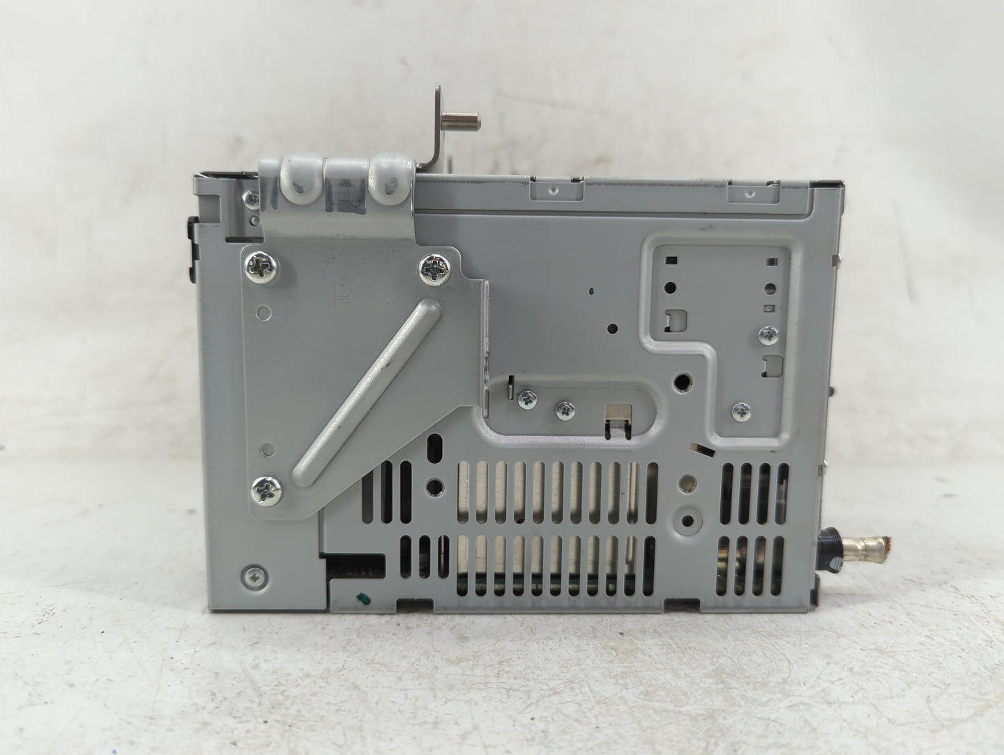 2010 Ford Flex Radio AM FM Cd Player Receiver Replacement P/N:8A8T-19C159-AK Fits OEM Used Auto Parts - Oemusedautoparts1.co