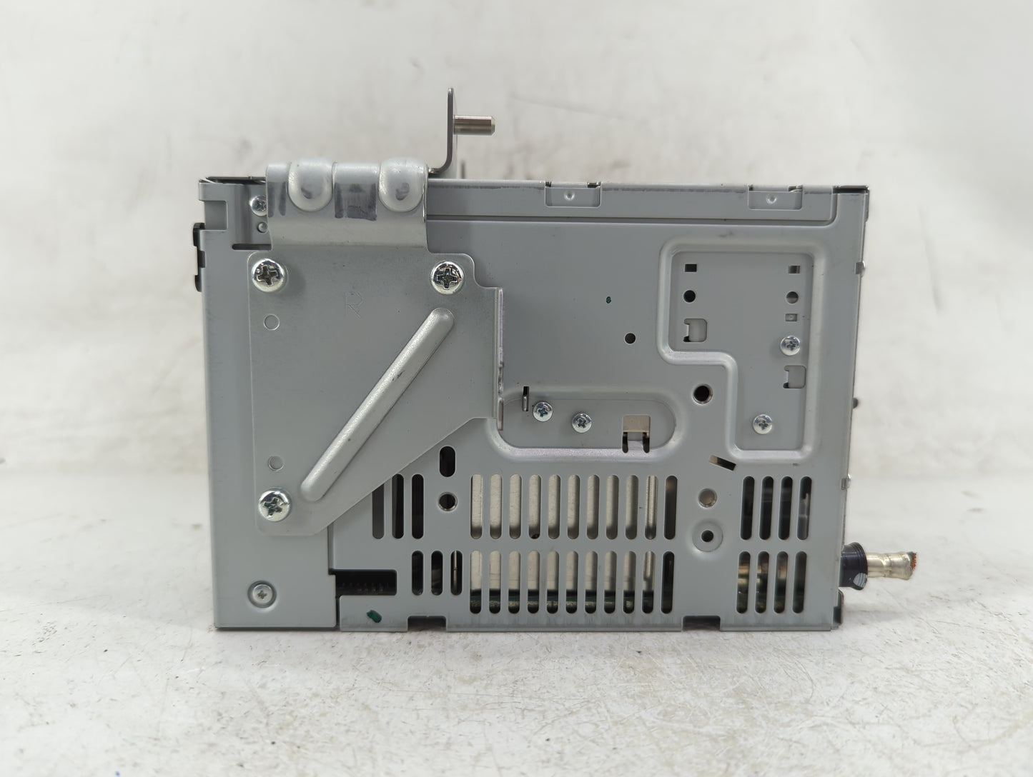 2010 Ford Flex Radio AM FM Cd Player Receiver Replacement P/N:8A8T-19C159-AK Fits OEM Used Auto Parts - Oemusedautoparts1.co