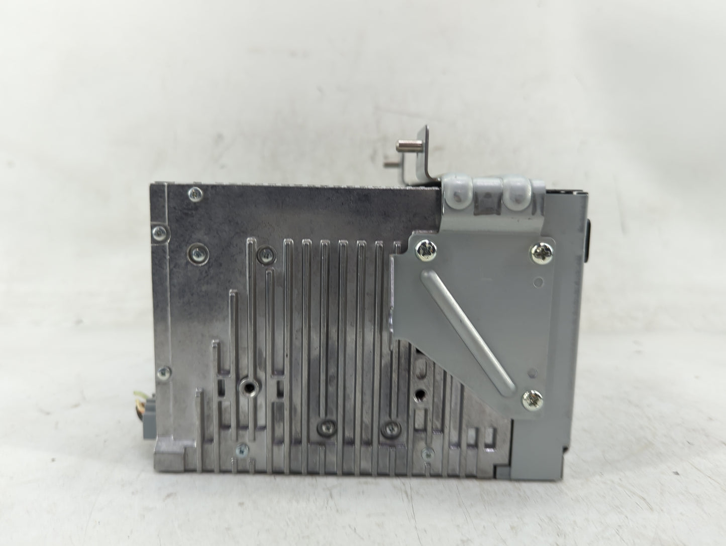2010 Ford Flex Radio AM FM Cd Player Receiver Replacement P/N:8A8T-19C159-AK Fits OEM Used Auto Parts - Oemusedautoparts1.co