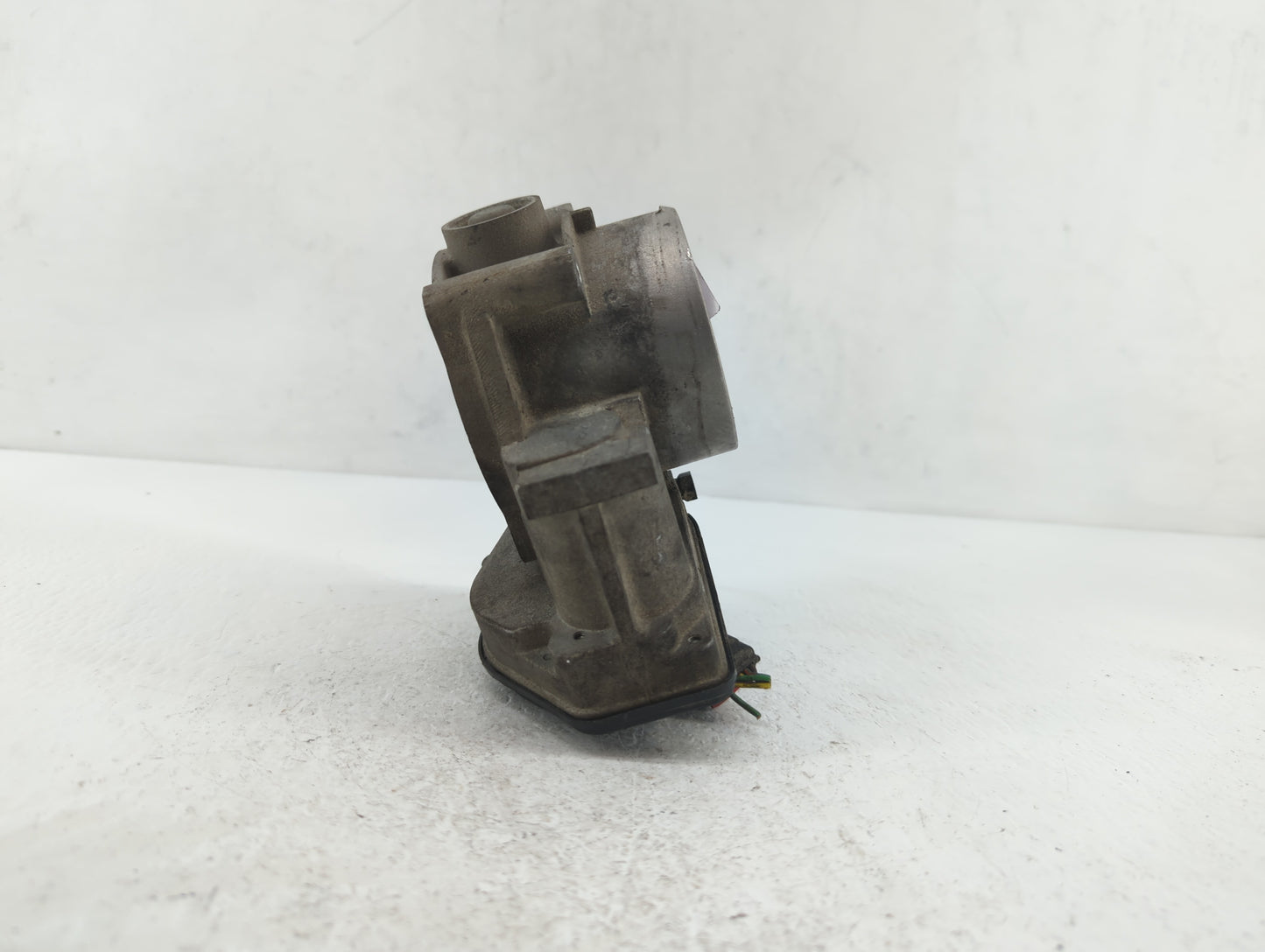 2009-2012 Ford Flex Throttle Body P/N:101007 2 7T4E-EC Fits Fits 2007 2008 2009 2010 2011 2012 2013 2014 OEM Used Auto Parts