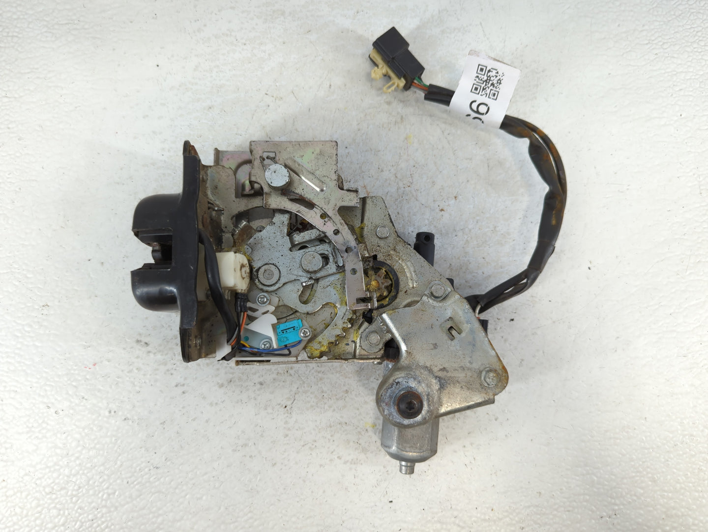 2010 Ford Flex Trunk Lid-hinge Passenger Right Side 681266 - Oemusedautoparts1.com
