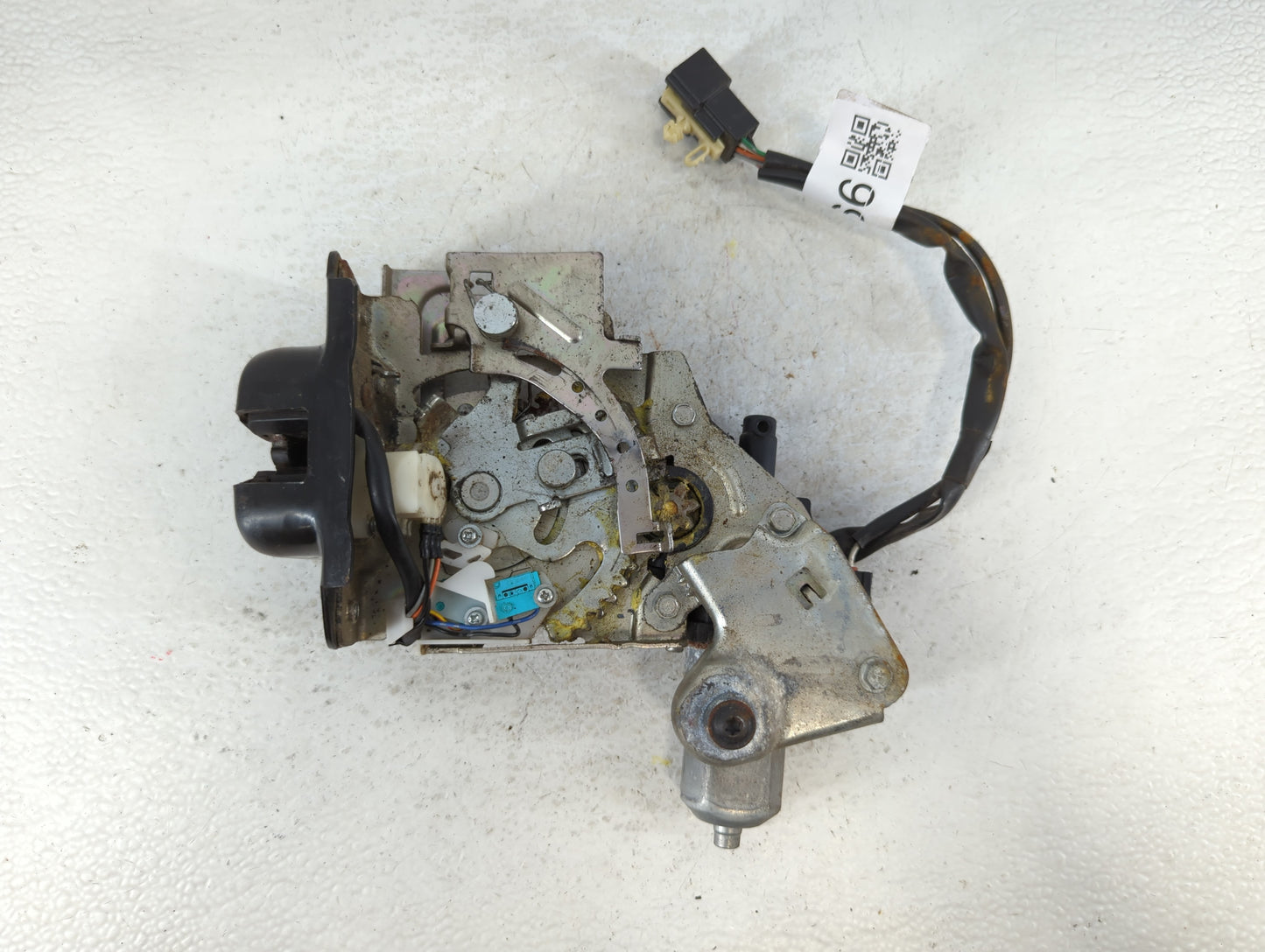 2010 Ford Flex Trunk Lid-hinge Passenger Right Side 681266 - Oemusedautoparts1.com