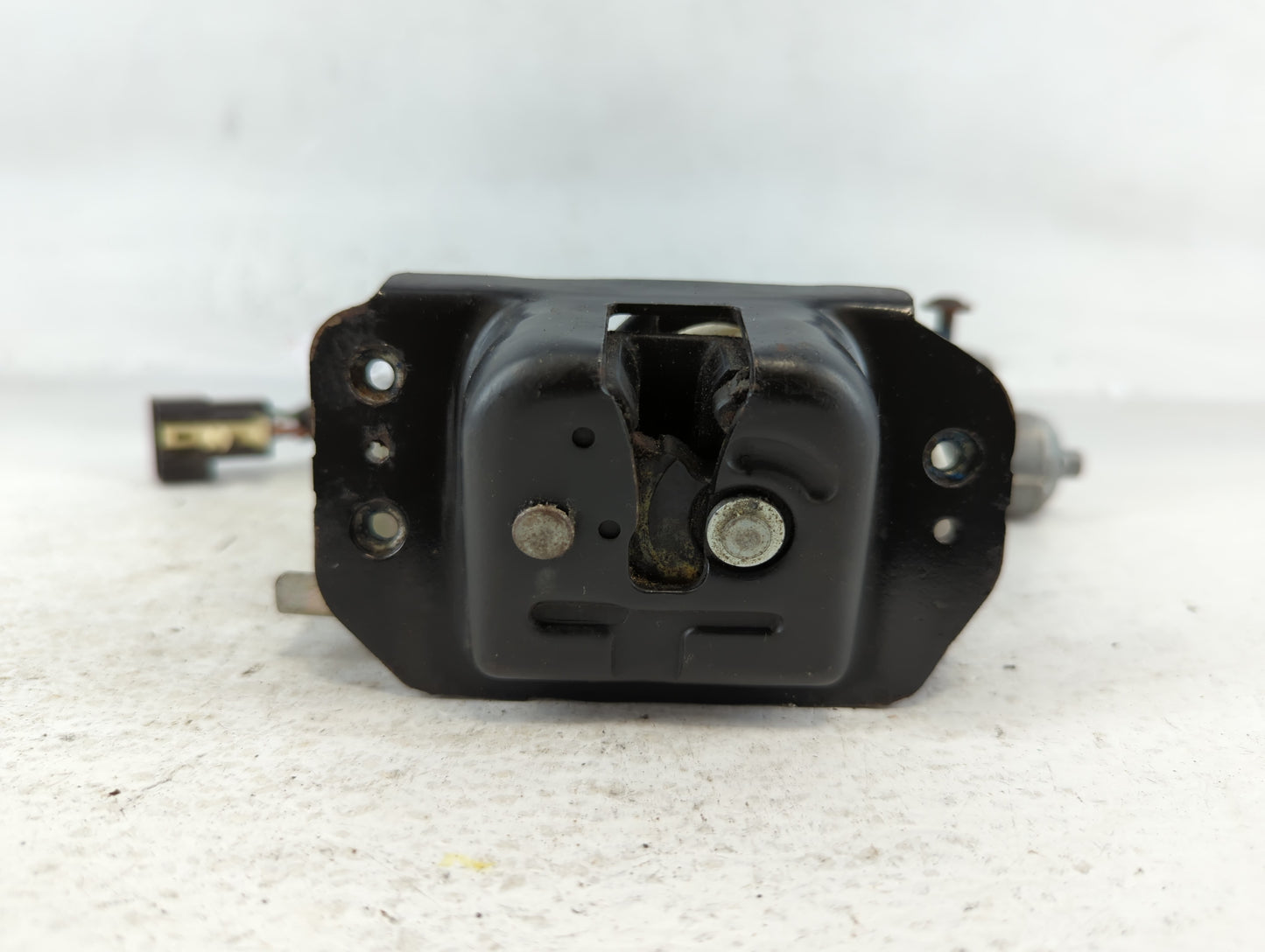 2010 Ford Flex Trunk Lid-hinge Passenger Right Side 681266 - Oemusedautoparts1.com