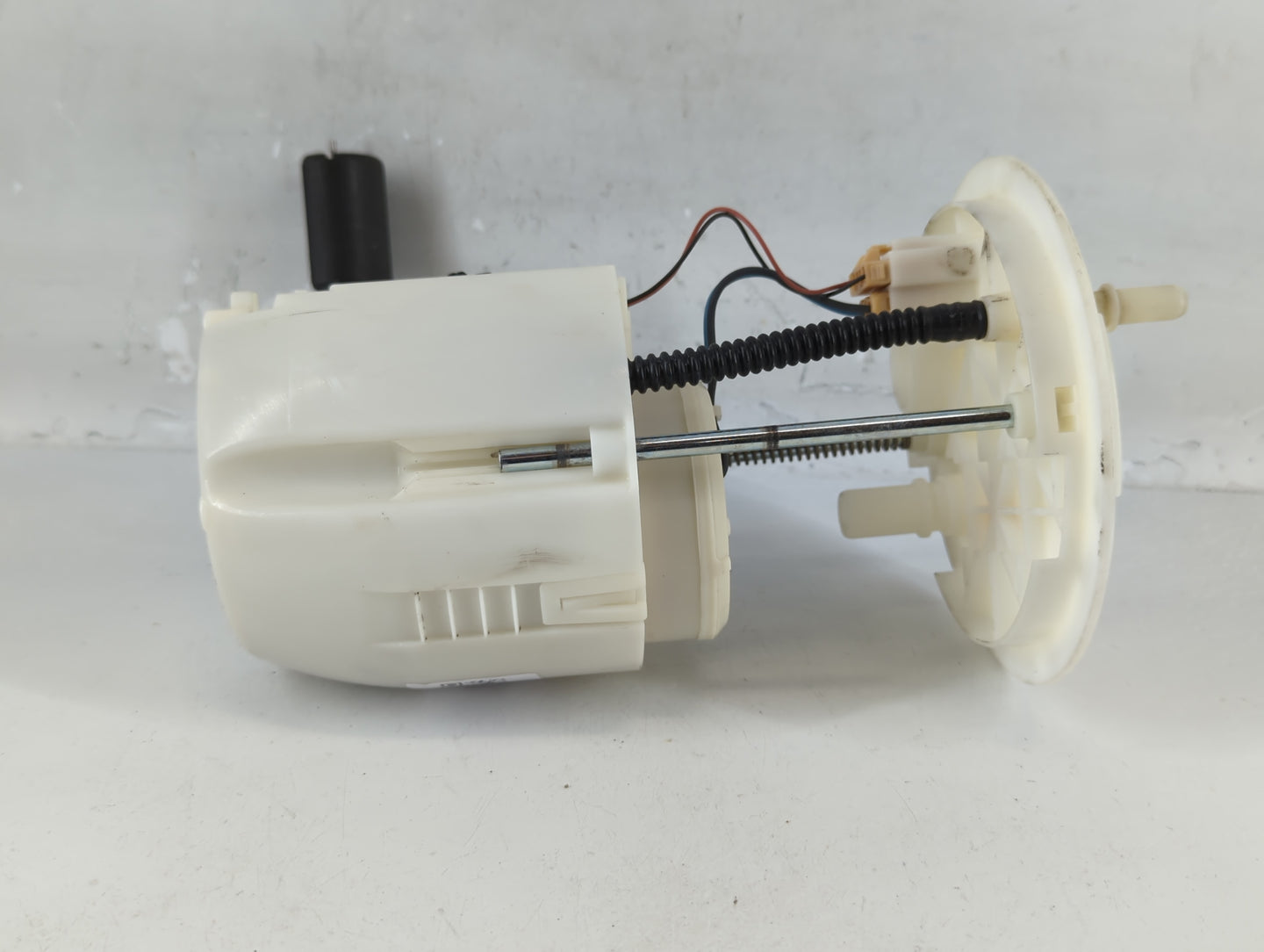 2010-2012 Ford Flex Electrical Gas Fuel Pump Assembly - Oemusedautoparts1.com