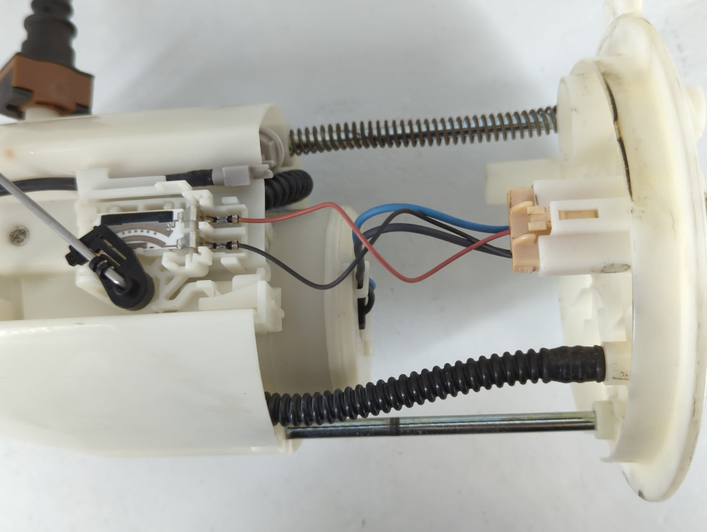 2010-2012 Ford Flex Electrical Gas Fuel Pump Assembly - Oemusedautoparts1.com