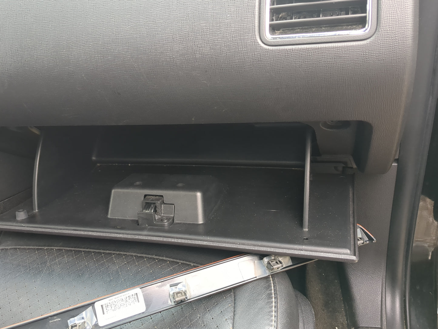 2010 Ford Flex Passenger Glove Box Door Storage Compartment - Oemusedautoparts1.com