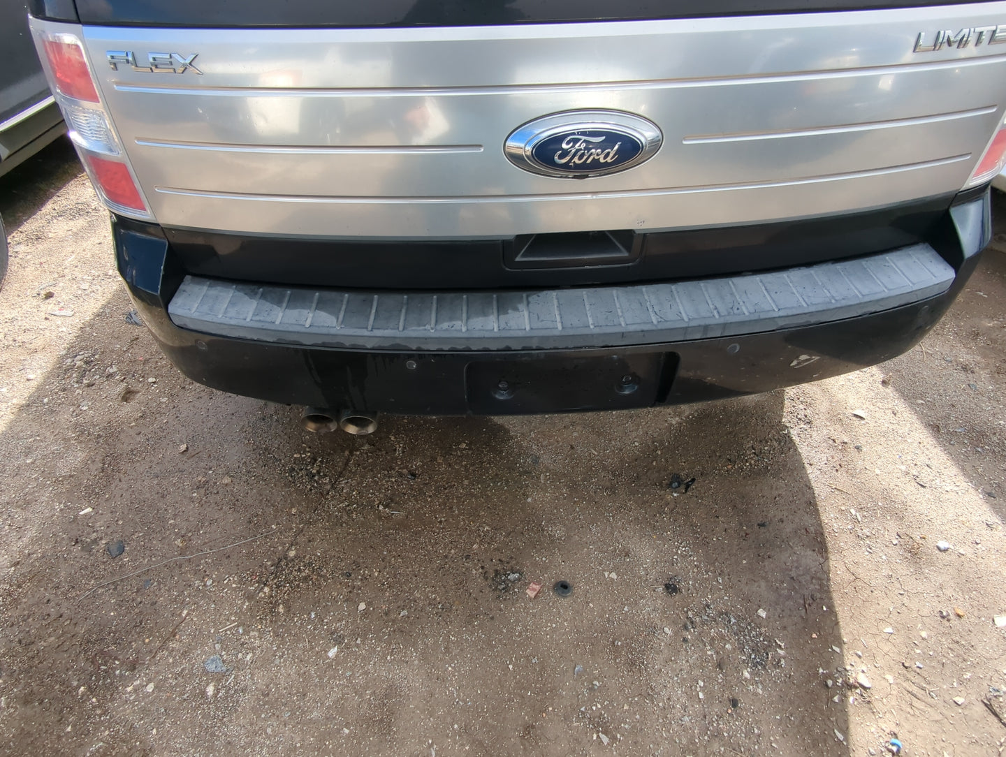2010-2012 Ford Flex Rear Bumper Assembly Oem - Oemusedautoparts1.com
