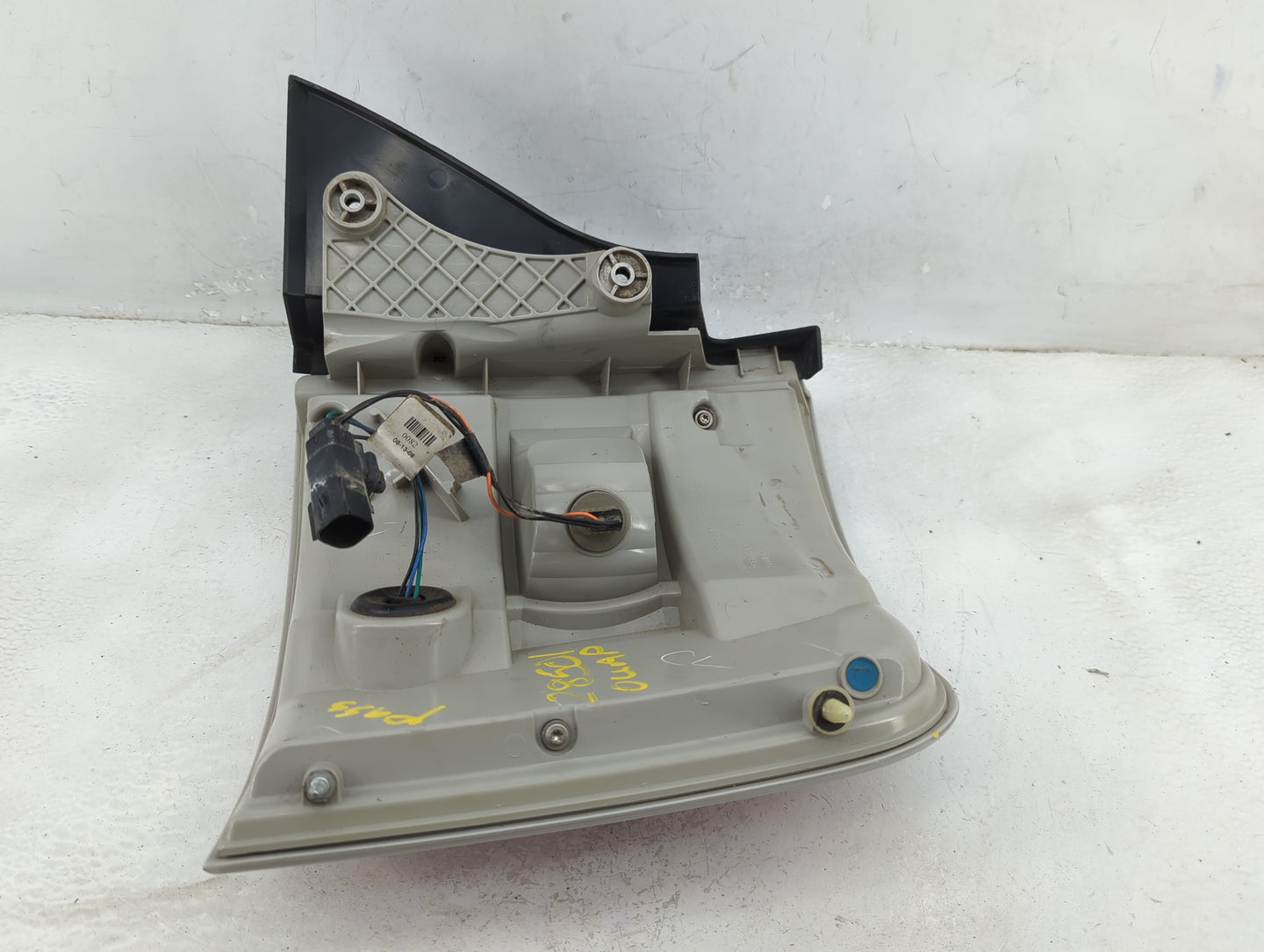 2009-2011 Ford Flex Tail Light Assembly Driver Left OEM Fits Fits 2009 2010 2011 OEM Used Auto Parts - Oemusedautoparts1.com