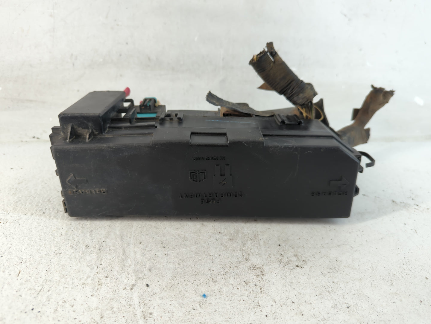 2008-2011 Ford Focus Fusebox Fuse Box Panel Relay Module P/N:8S4T-14A003-BB Fits Fits 2008 2009 2010 2011 OEM Used Auto Part