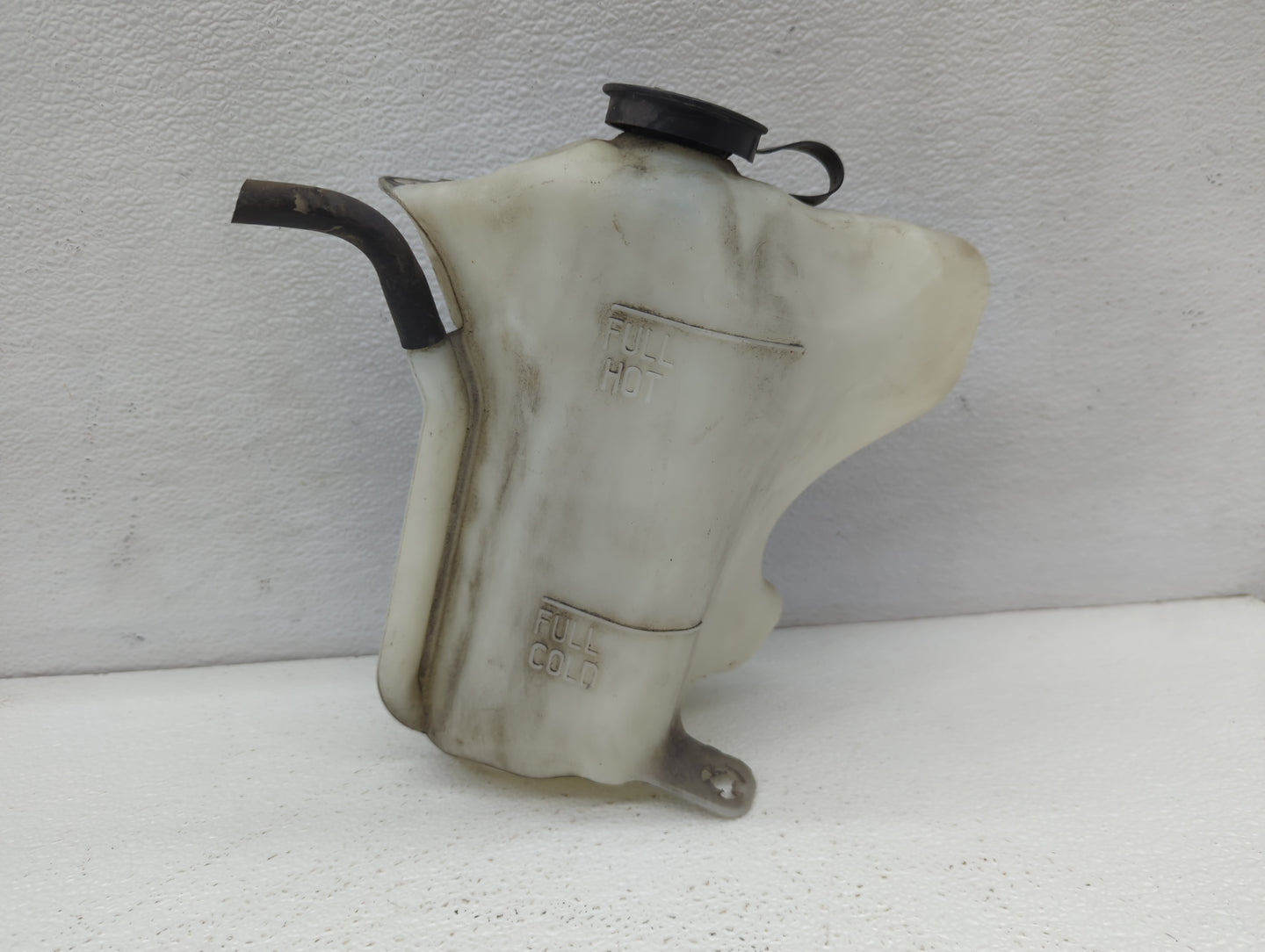 2008-2011 Ford Focus Radiator Coolant Overflow Expansion Tank Bottle - Oemusedautoparts1.com