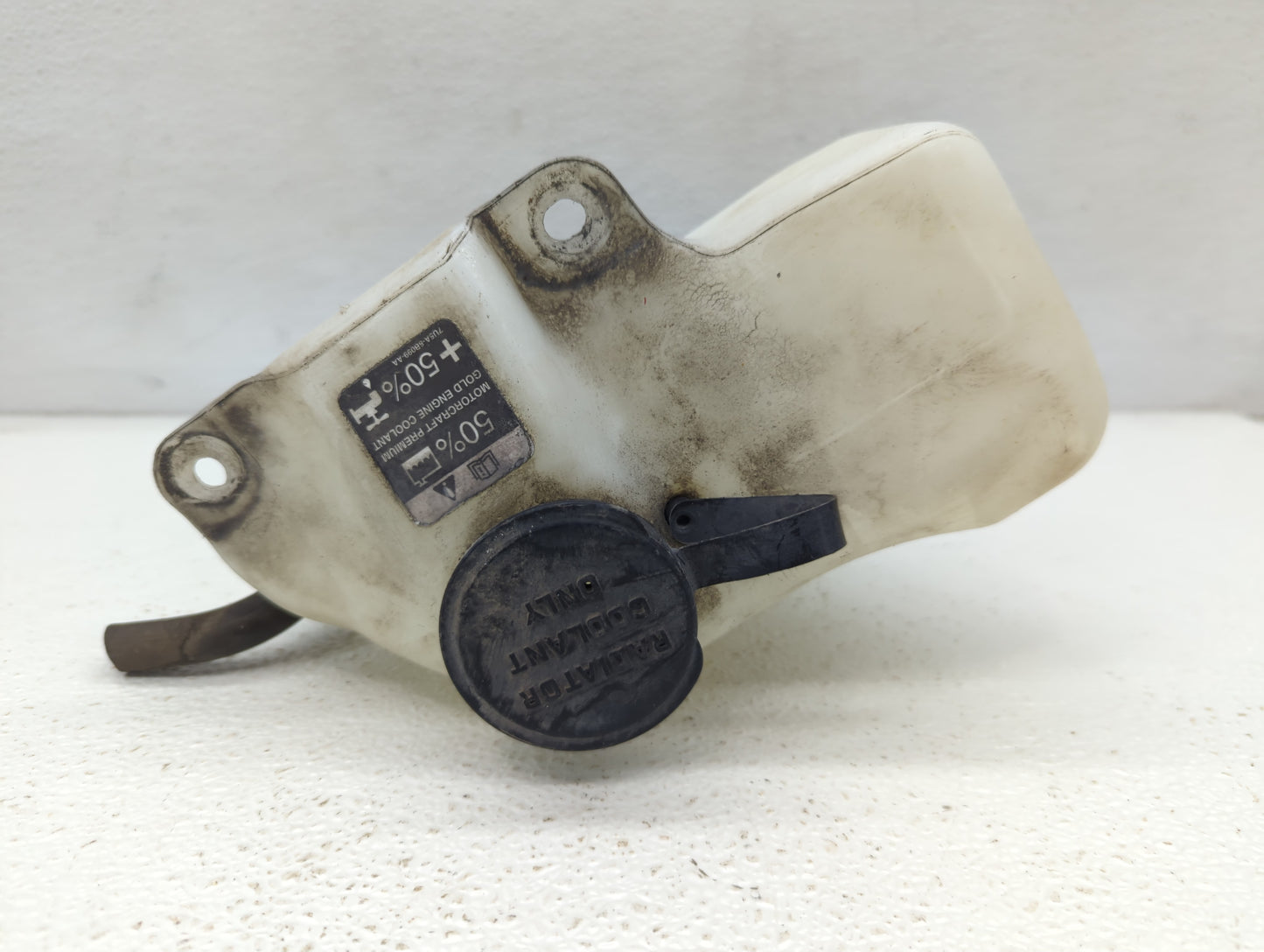 2008-2011 Ford Focus Radiator Coolant Overflow Expansion Tank Bottle 1103300 - Oemusedautoparts1.com