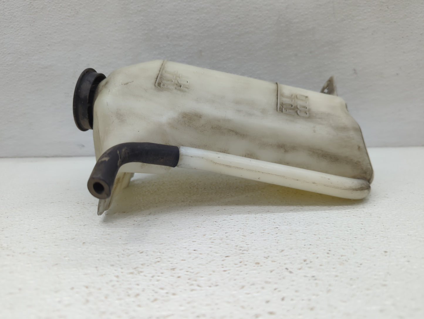 2008-2011 Ford Focus Radiator Coolant Overflow Expansion Tank Bottle 1103300 - Oemusedautoparts1.com