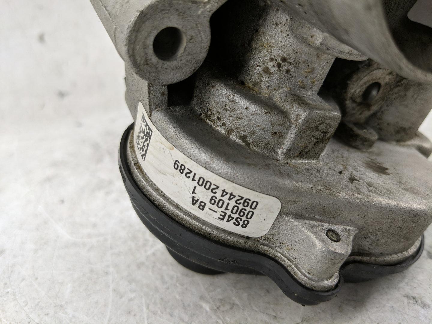 2008-2011 Ford Focus Throttle Body P/N:09244 2001289 Fits Fits 2008 2009 2010 2011 2012 2013 OEM Used Auto Parts - Oemusedau