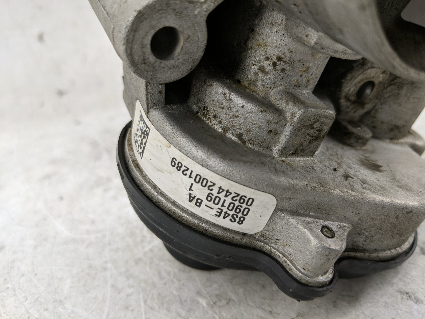 2008-2011 Ford Focus Throttle Body P/N:09244 2001289 Fits Fits 2008 2009 2010 2011 2012 2013 OEM Used Auto Parts - Oemusedau