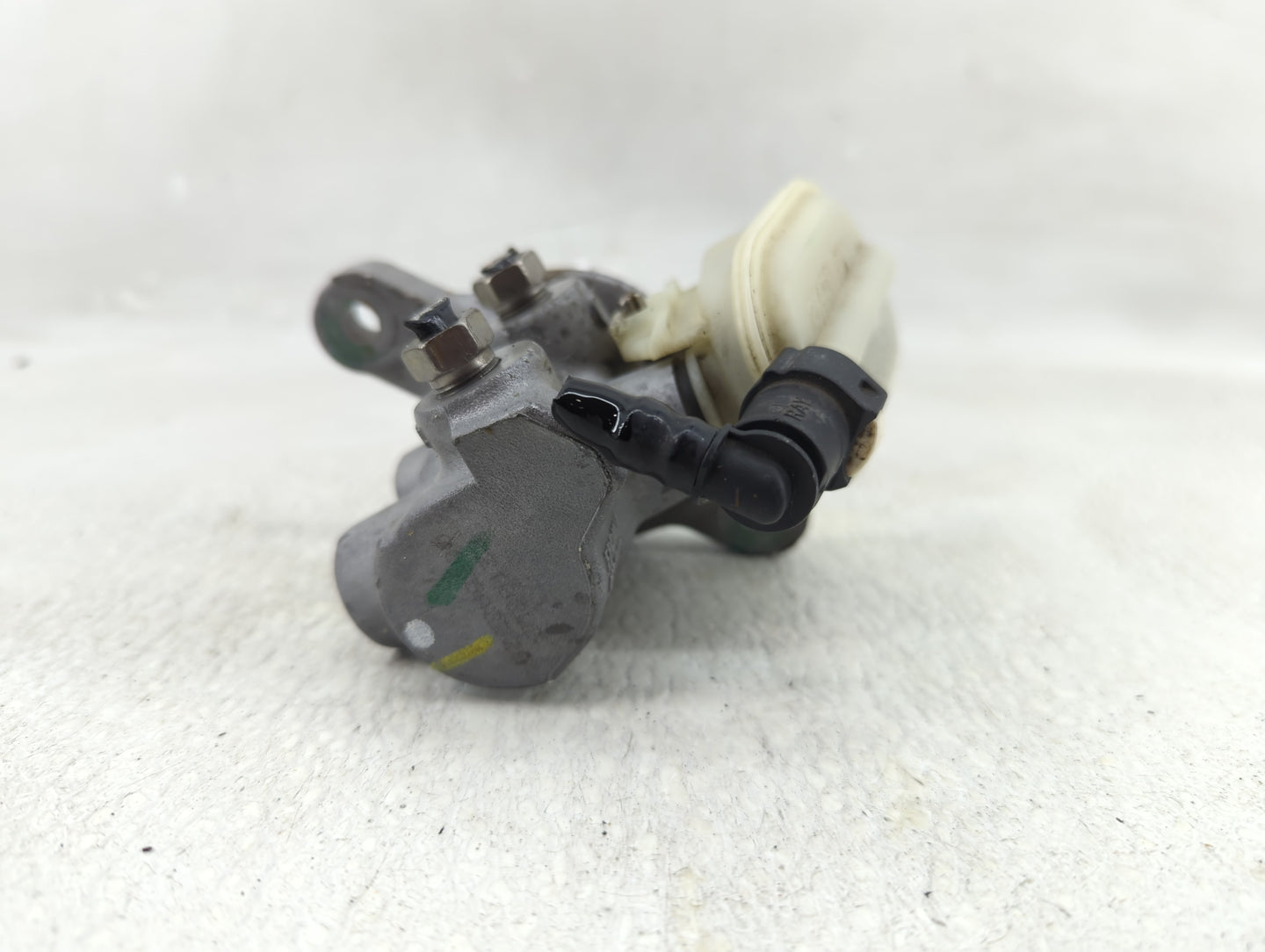 2009-2011 Ford Focus Brake Master Cylinder 1278115 - Oemusedautoparts1.com