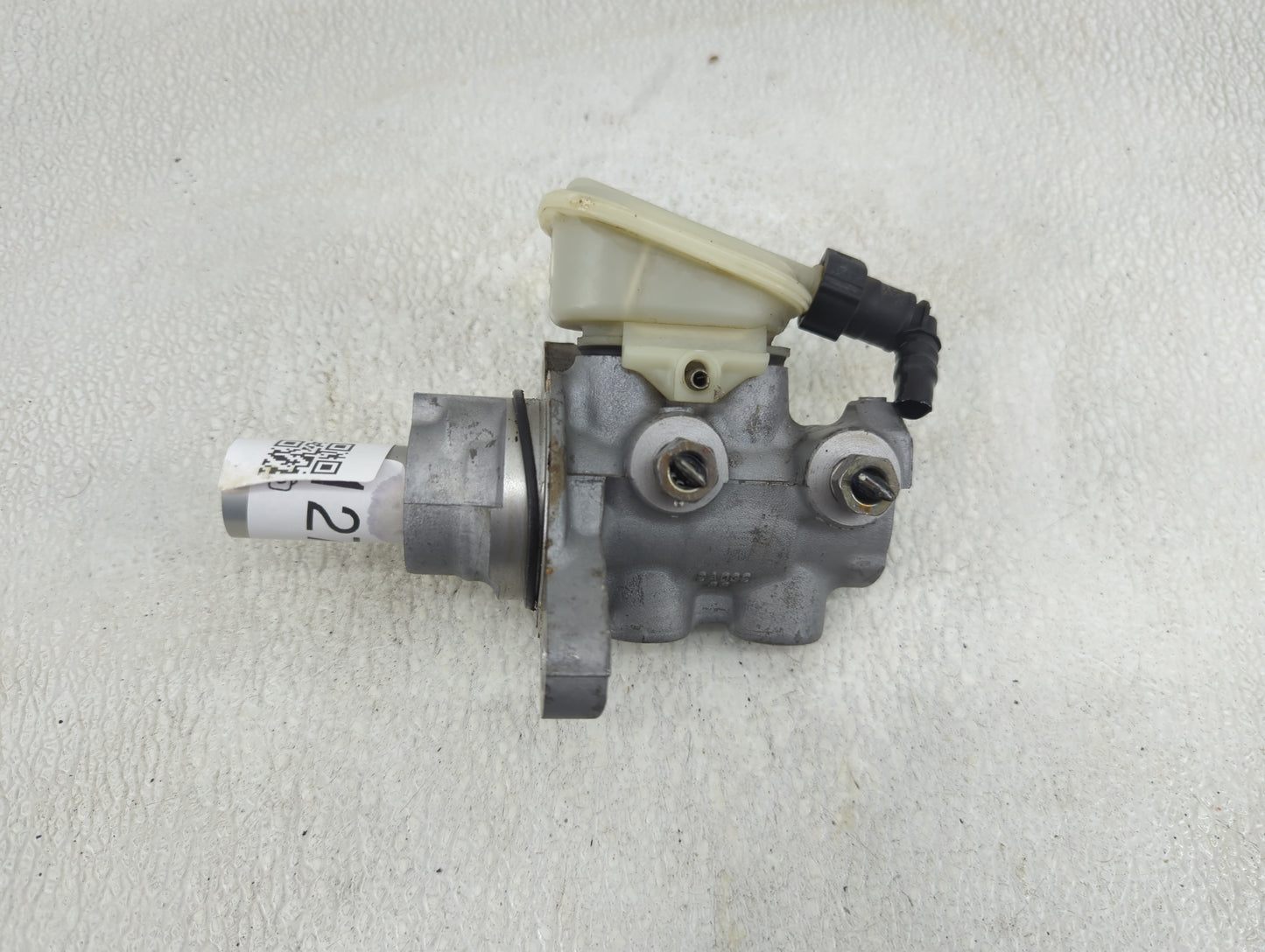 2009-2011 Ford Focus Brake Master Cylinder 1278115 - Oemusedautoparts1.com