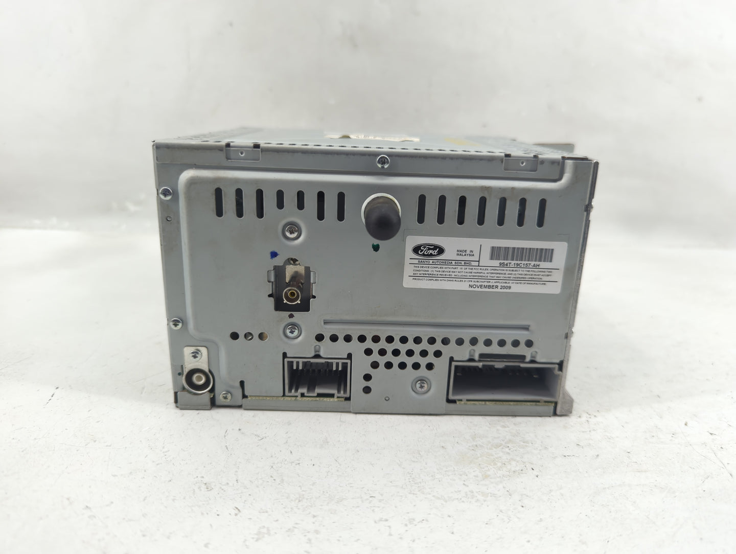2010-2011 Ford Focus Radio AM FM Cd Player Receiver Replacement P/N:9S4T18C869BJ Fits Fits 2010 2011 OEM Used Auto Parts - O