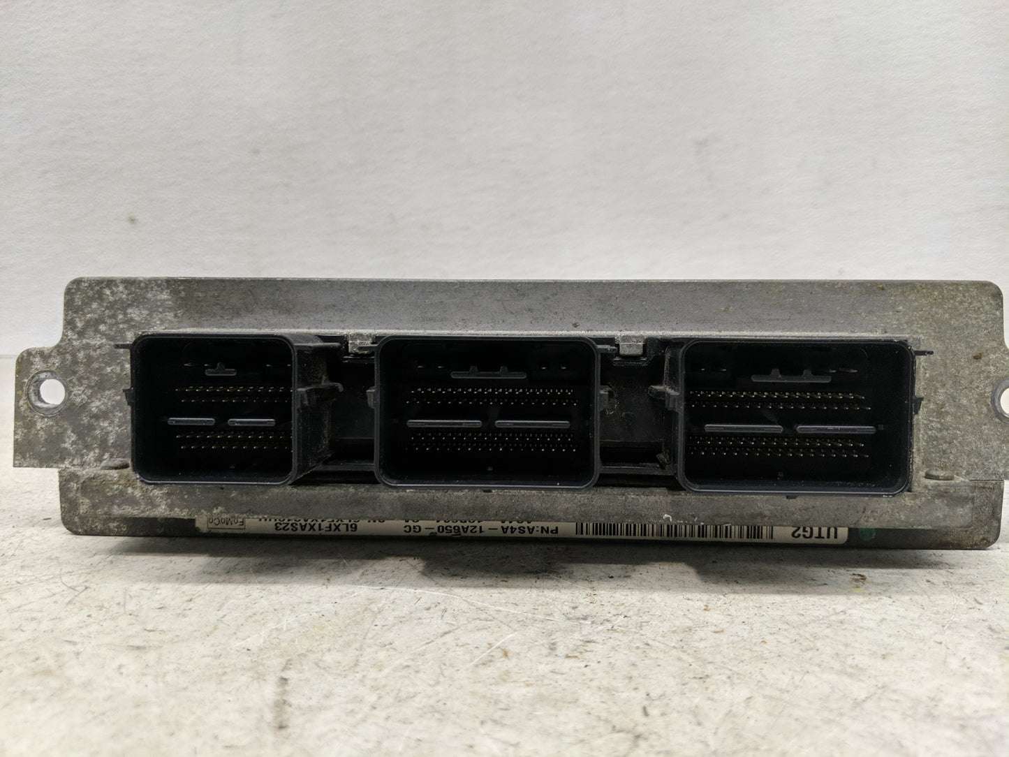 2008-2011 Ford Focus PCM Engine Control Computer ECU ECM PCU OEM P/N:6LXF1XAS00 Fits Fits 2008 2009 2010 2011 OEM Used Auto 