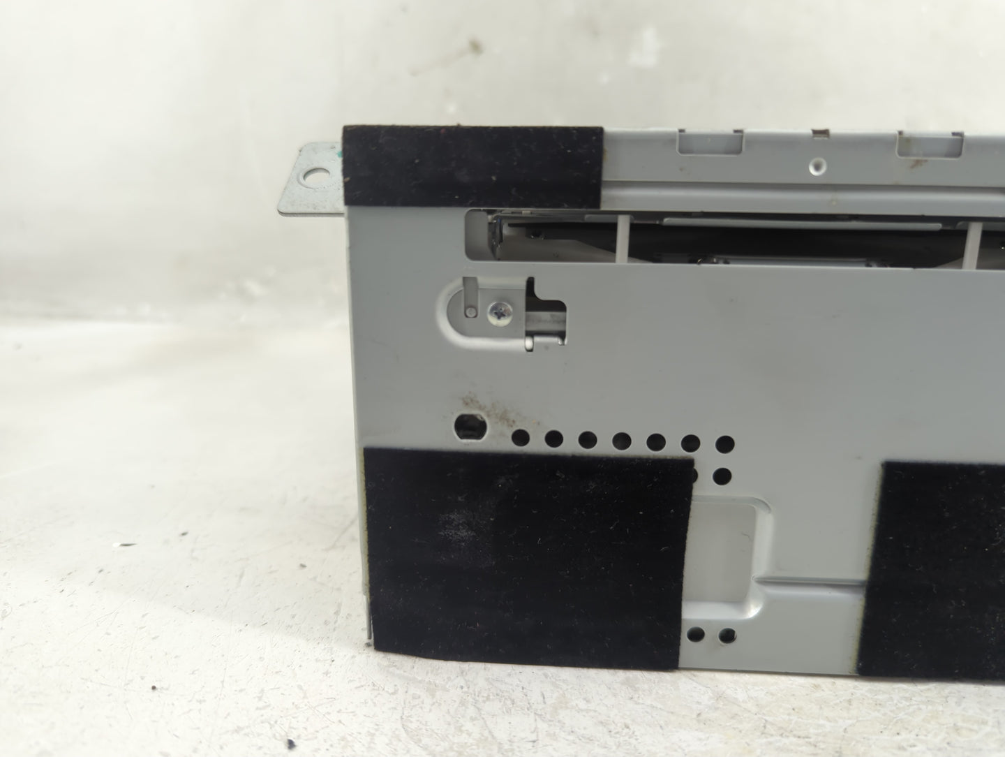 2010-2011 Ford Focus Radio AM FM Cd Player Receiver Replacement P/N:9S4T18C869DJ Fits Fits 2010 2011 OEM Used Auto Parts - O
