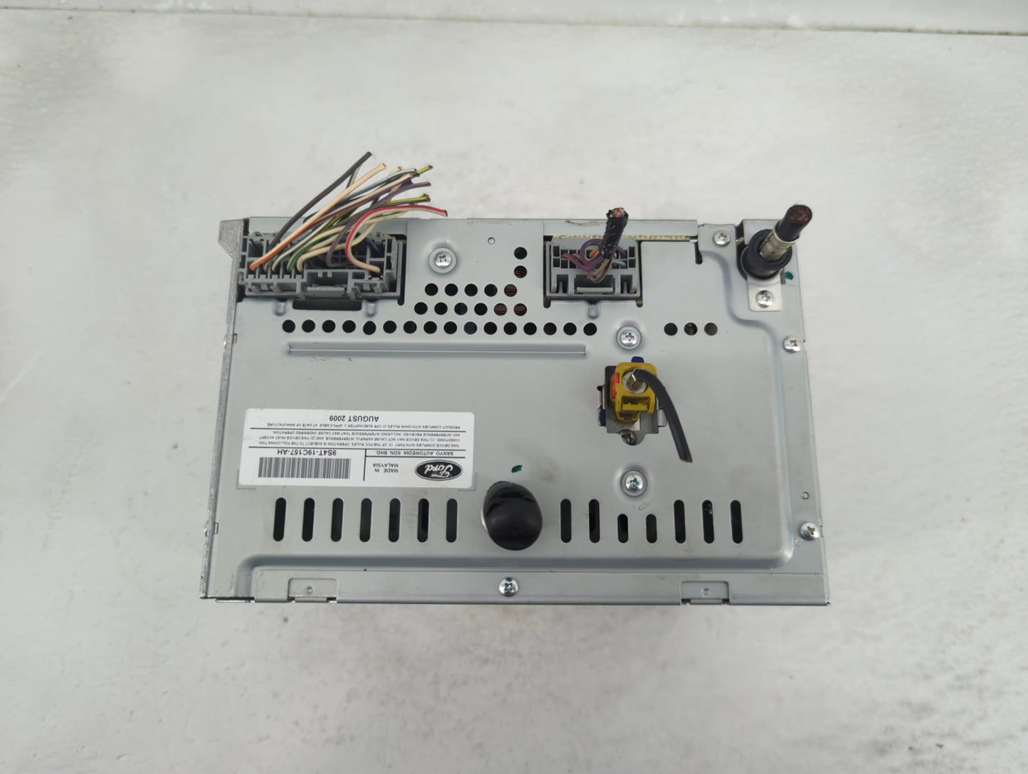 2010-2011 Ford Focus Radio AM FM Cd Player Receiver Replacement P/N:9S4T18C869DJ Fits Fits 2010 2011 OEM Used Auto Parts - O