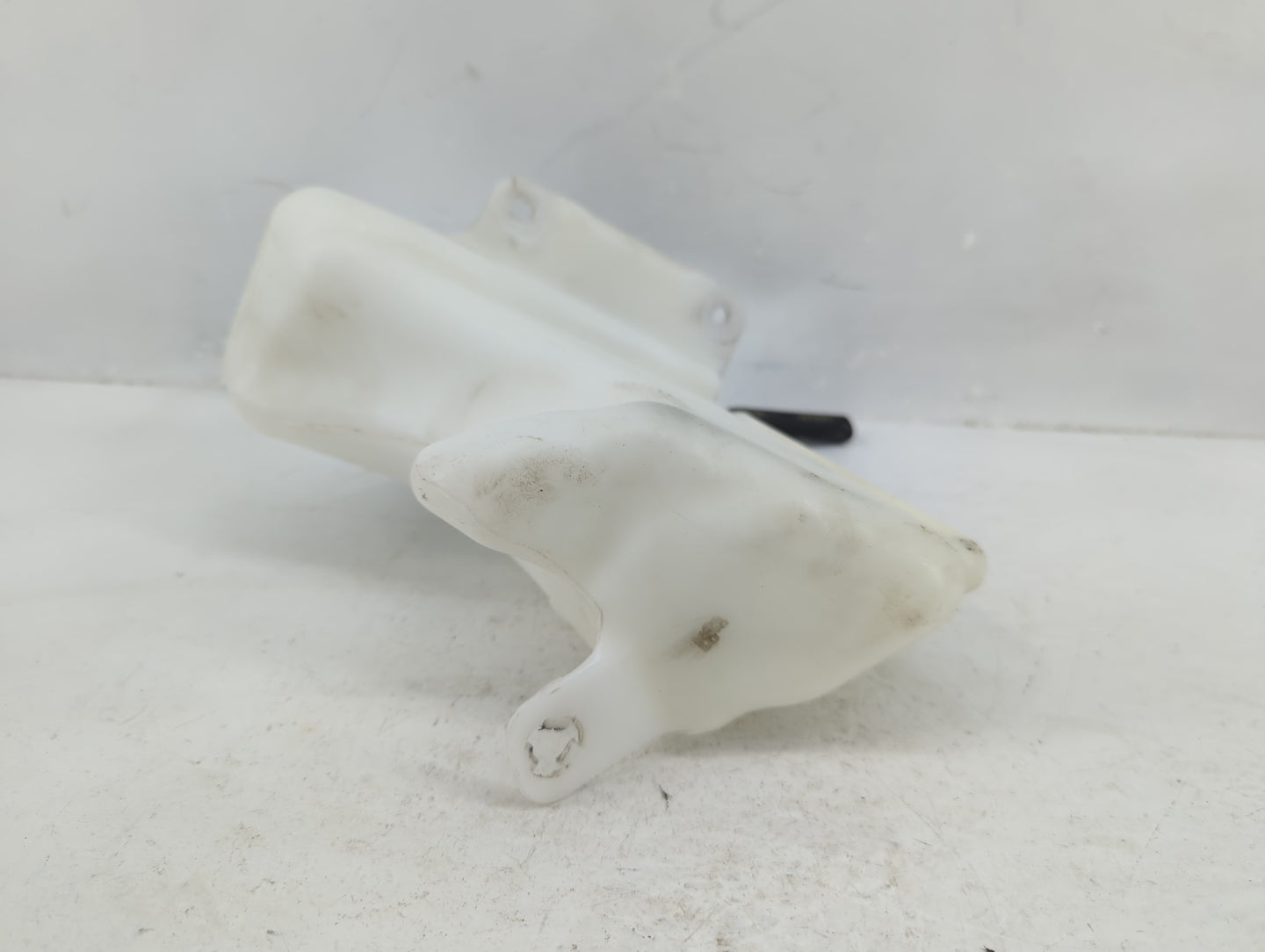 2008-2011 Ford Focus Radiator Coolant Overflow Expansion Tank Bottle 1369109 - Oemusedautoparts1.com