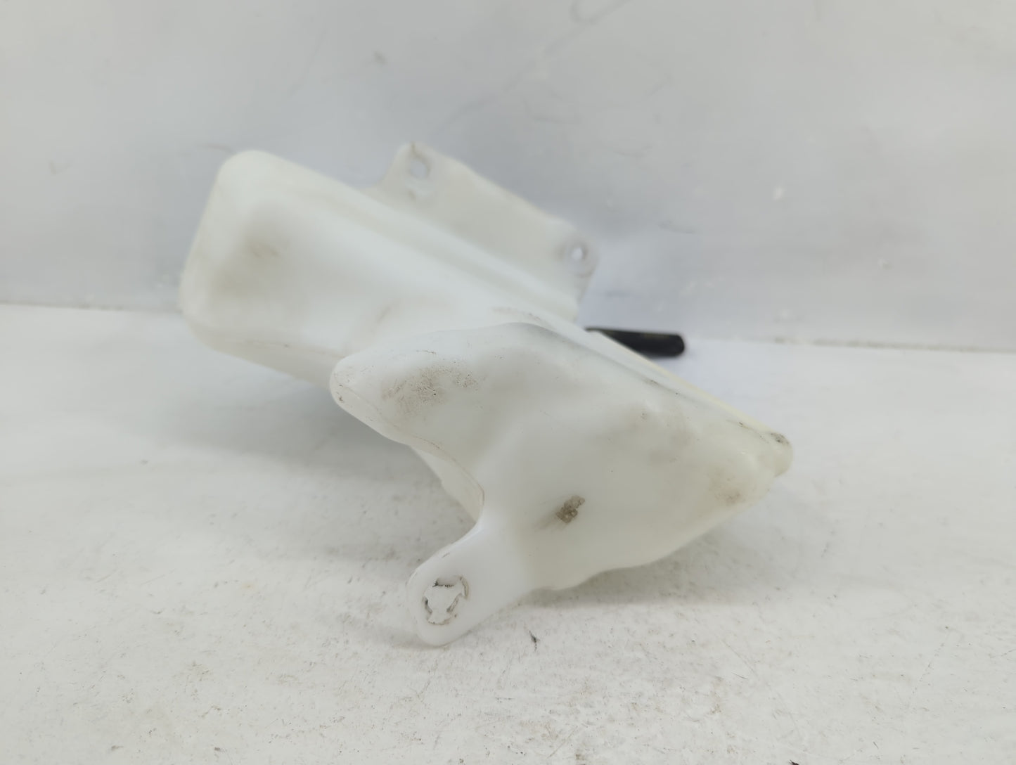 2008-2011 Ford Focus Radiator Coolant Overflow Expansion Tank Bottle 1369109 - Oemusedautoparts1.com
