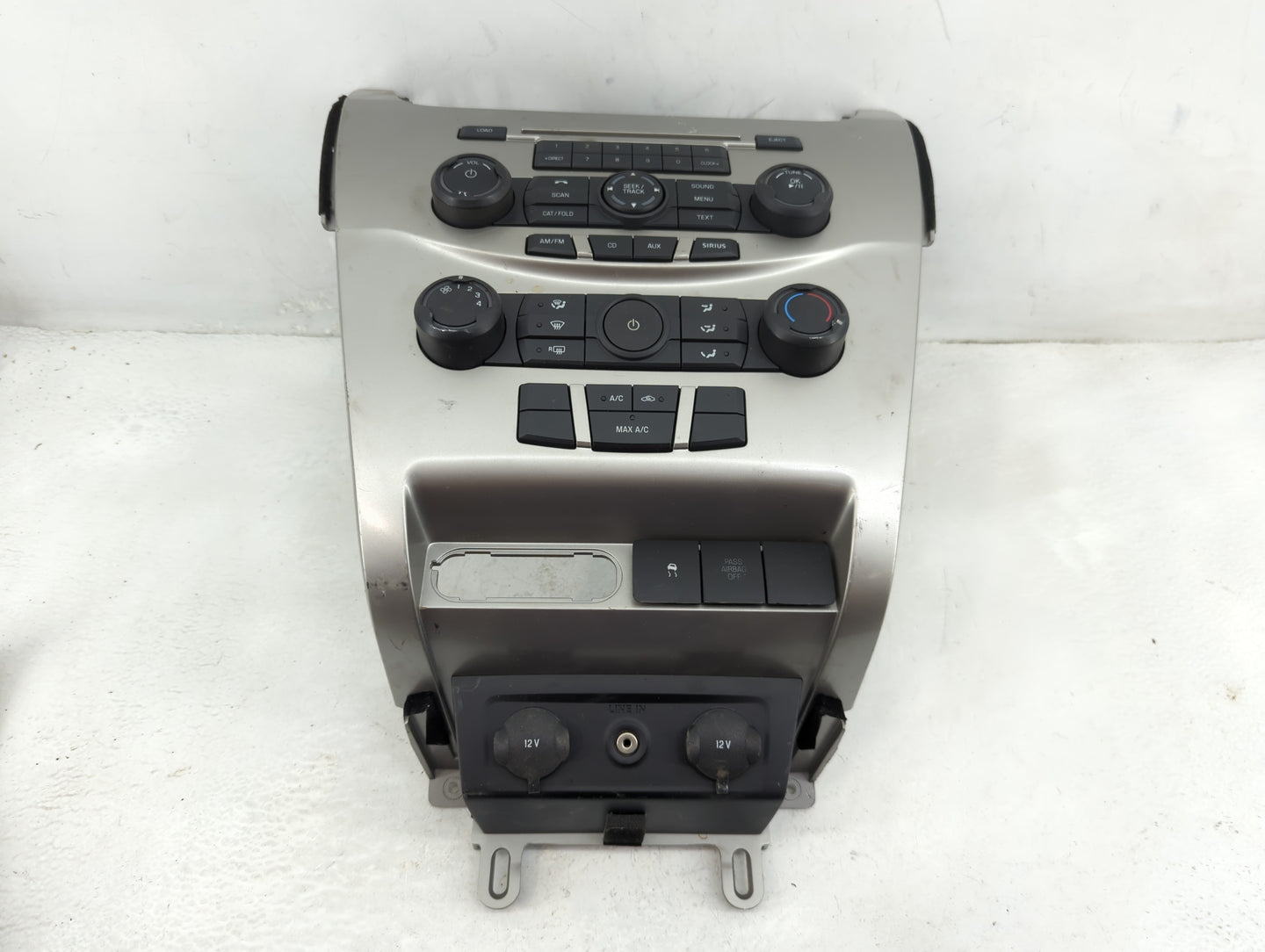 2010-2011 Ford Focus Radio AM FM Cd Player Receiver Replacement P/N:9S4T-19C157-AH Fits Fits 2010 2011 OEM Used Auto Parts -