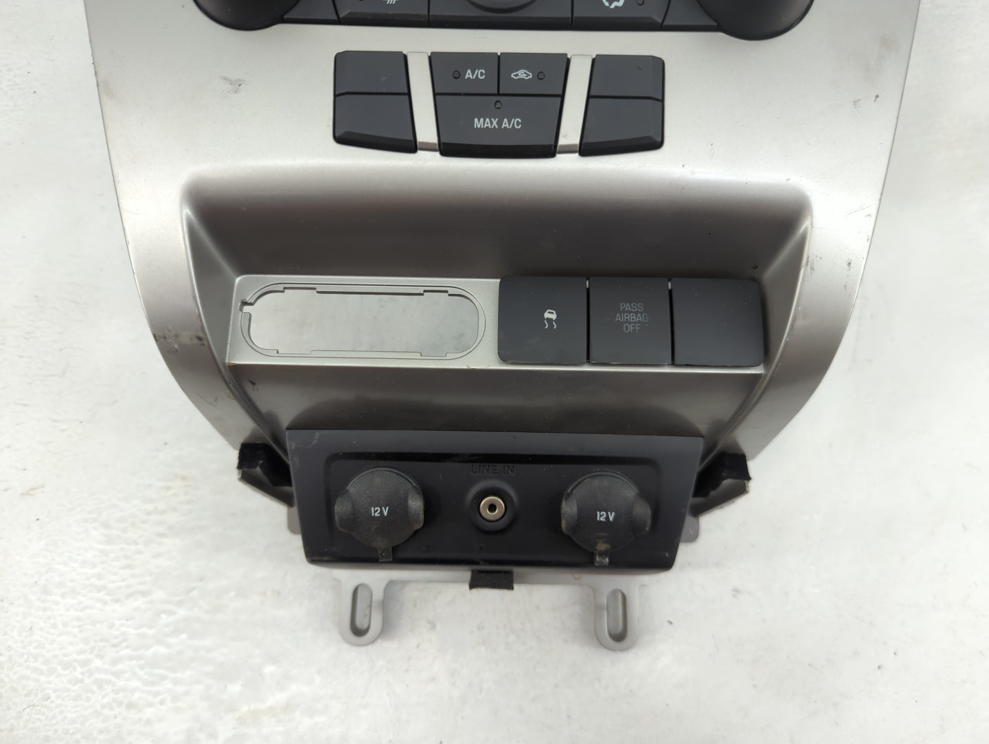 2010-2011 Ford Focus Radio AM FM Cd Player Receiver Replacement P/N:9S4T-19C157-AH Fits Fits 2010 2011 OEM Used Auto Parts -