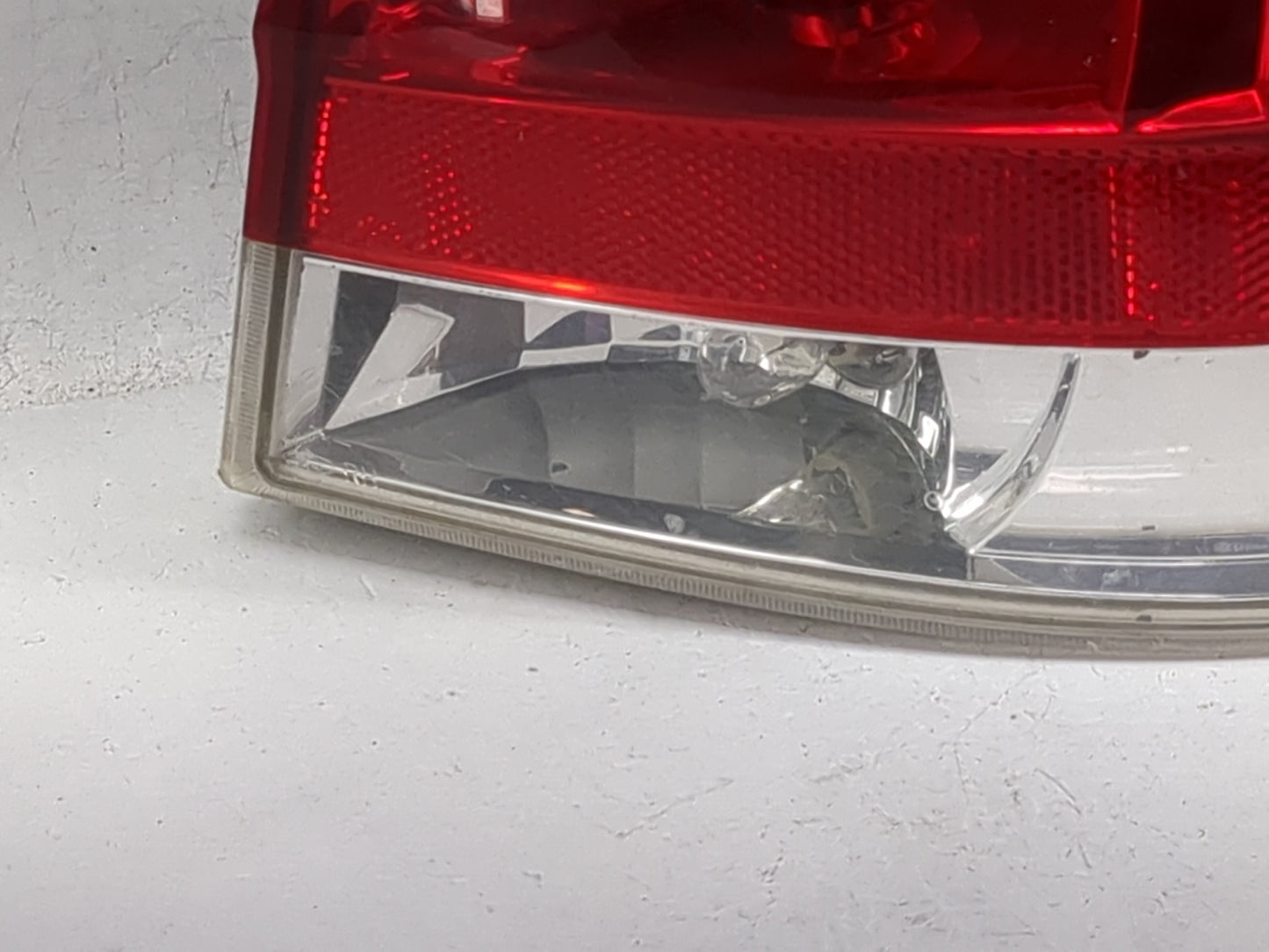 2008-2011 Ford Focus Tail Light Assembly Passenger Right OEM P/N:8S43-13B504-A 8S4X-13440-A Fits Fits 2008 2009 2010 2011 OE