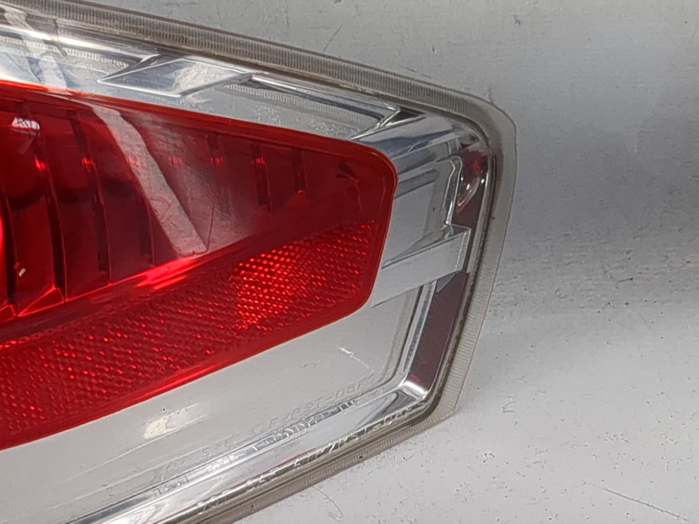 2008-2011 Ford Focus Tail Light Assembly Passenger Right OEM P/N:8S43-13B504-A 8S4X-13440-A Fits Fits 2008 2009 2010 2011 OE
