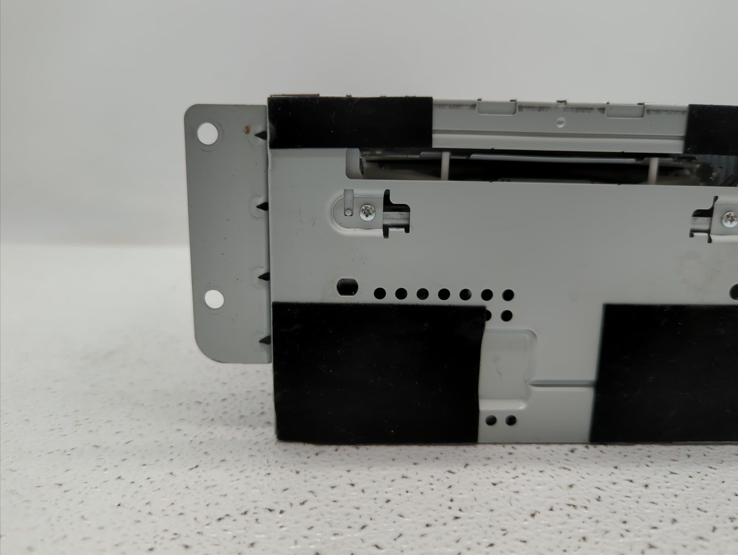 2010-2011 Ford Focus Radio AM FM Cd Player Receiver Replacement P/N:9S4T-18C869-BK Fits Fits 2010 2011 OEM Used Auto Parts -