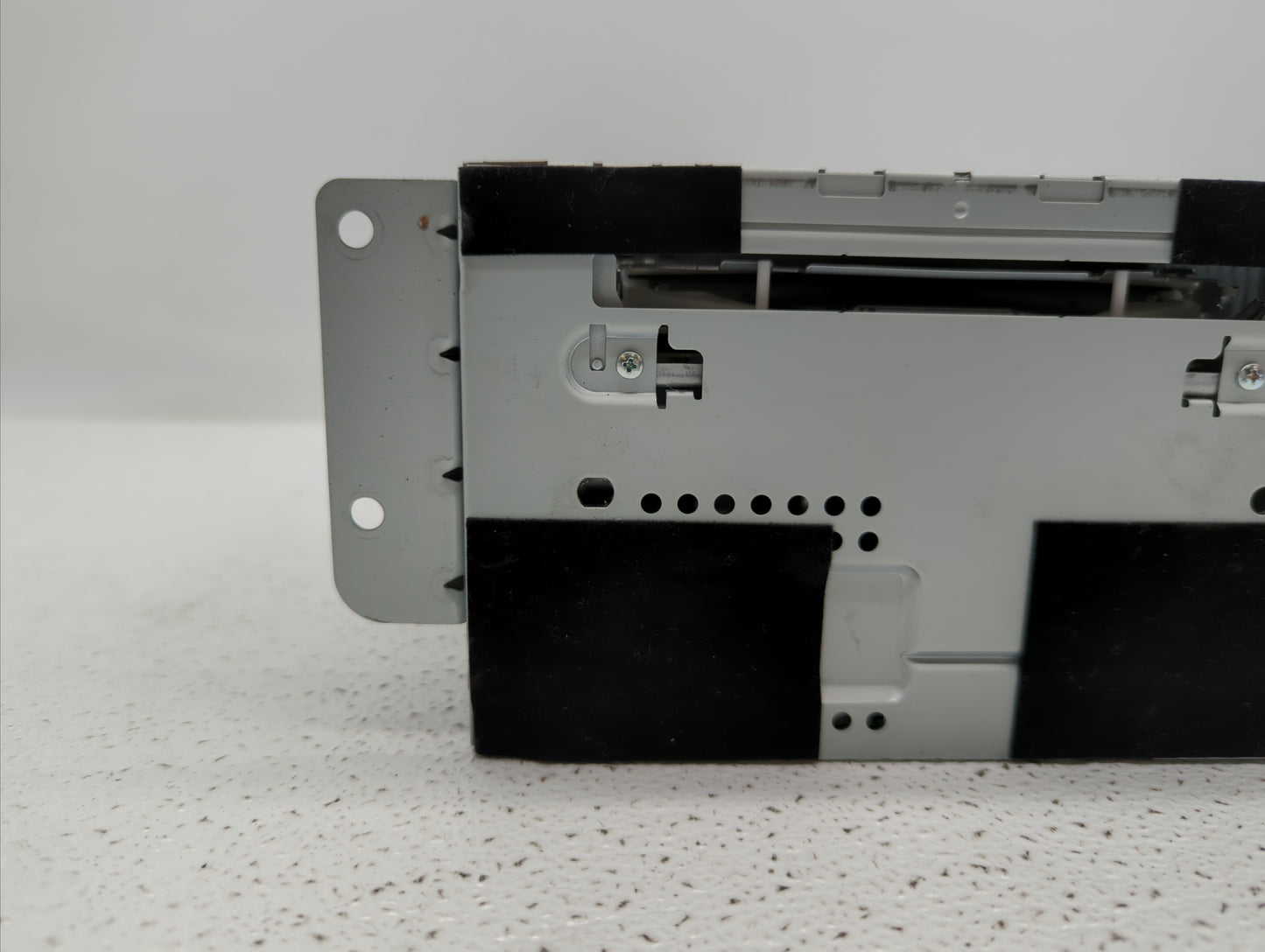 2010-2011 Ford Focus Radio AM FM Cd Player Receiver Replacement P/N:9S4T-18C869-BK Fits Fits 2010 2011 OEM Used Auto Parts -