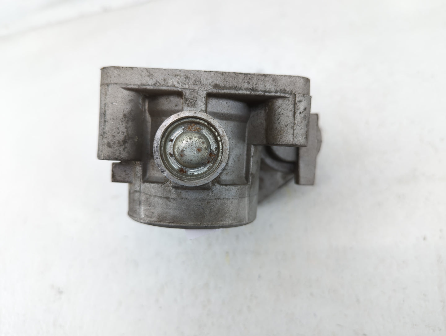 2008-2011 Ford Focus Throttle Body P/N:043010 2 8S4E-CA Fits Fits 2008 2009 2010 2011 2012 2013 OEM Used Auto Parts - Oemuse