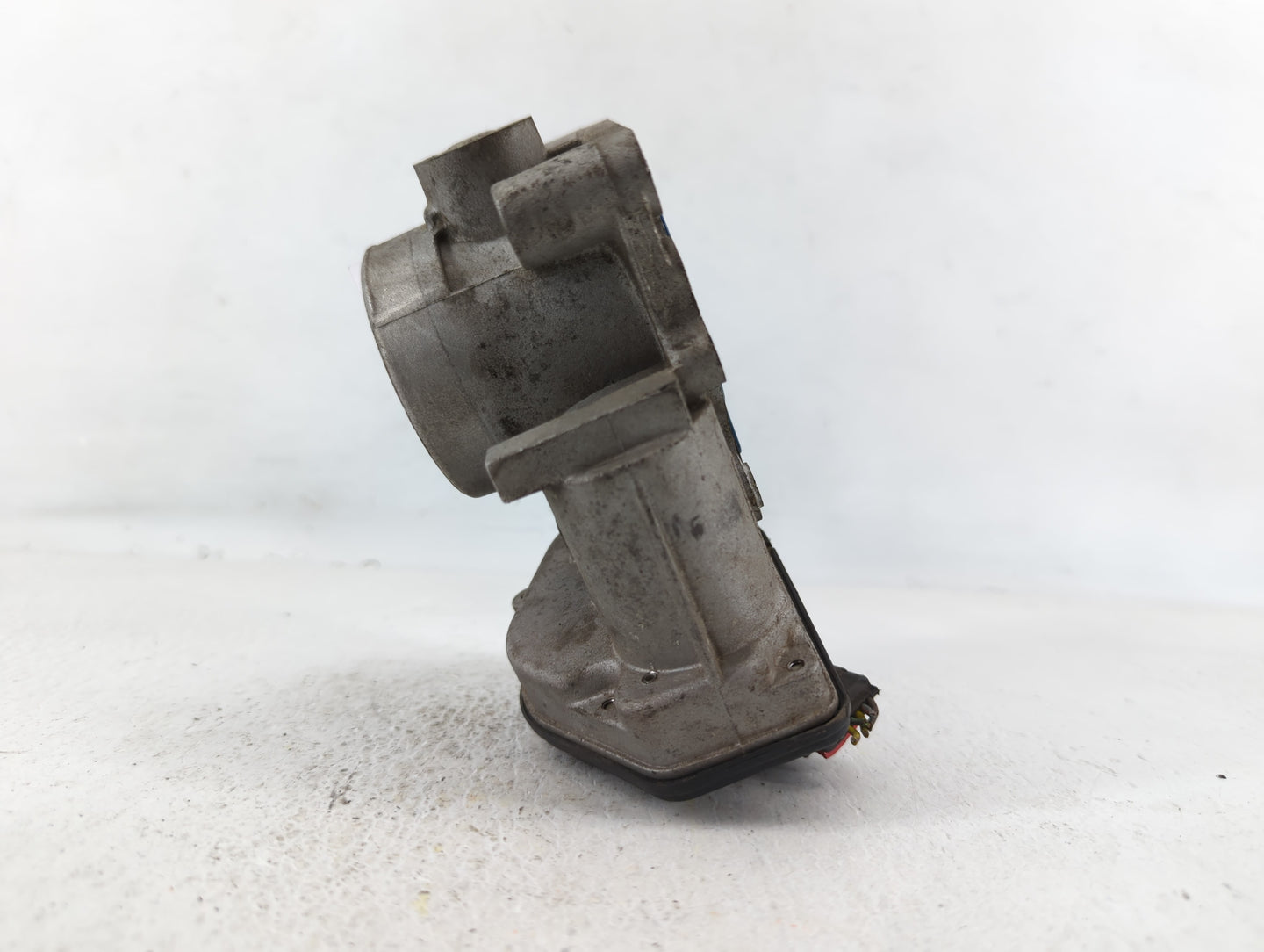 2008-2011 Ford Focus Throttle Body P/N:043010 2 8S4E-CA Fits Fits 2008 2009 2010 2011 2012 2013 OEM Used Auto Parts - Oemuse