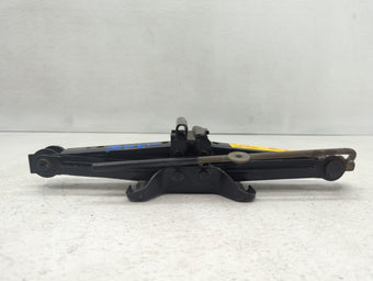 compare product 2010 Ford Focus Spare Scissor Car Jack 626359