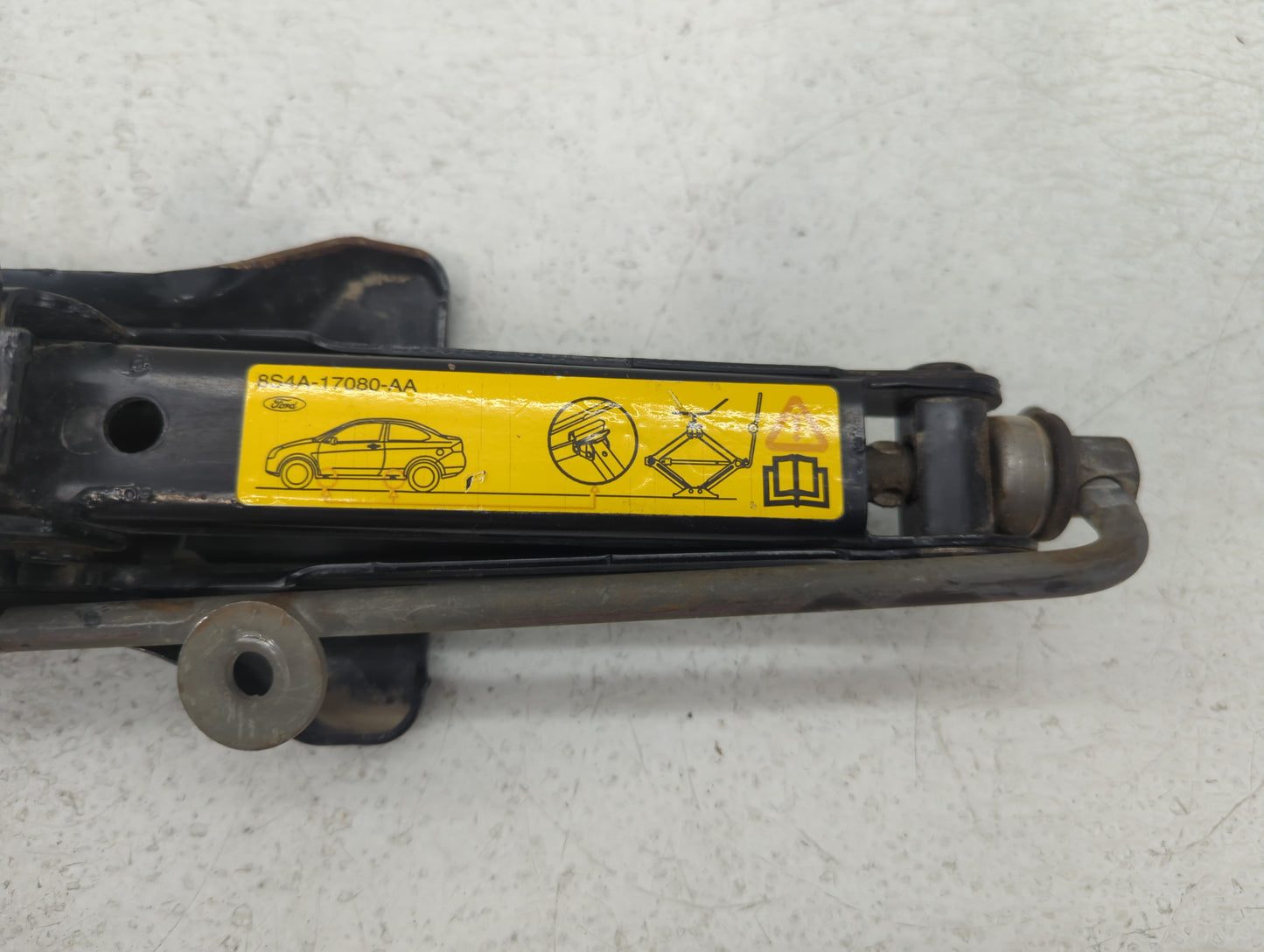 2010 Ford Focus Spare Scissor Car Jack - Oemusedautoparts1.com