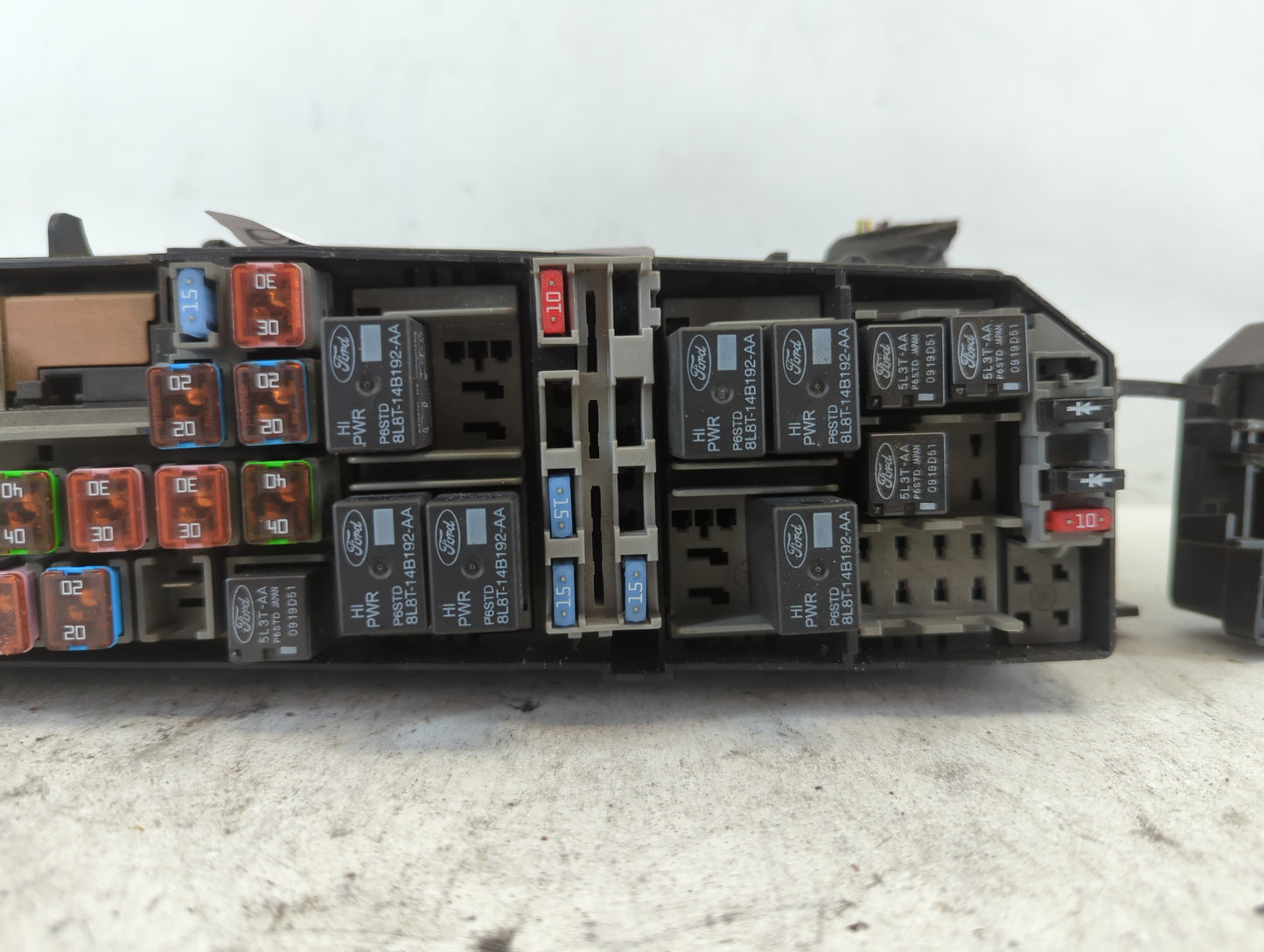 2008-2011 Ford Focus Fusebox Fuse Box Panel Relay Module P/N:8S4T-14A003AC Fits Fits 2008 2009 2010 2011 OEM Used Auto Parts