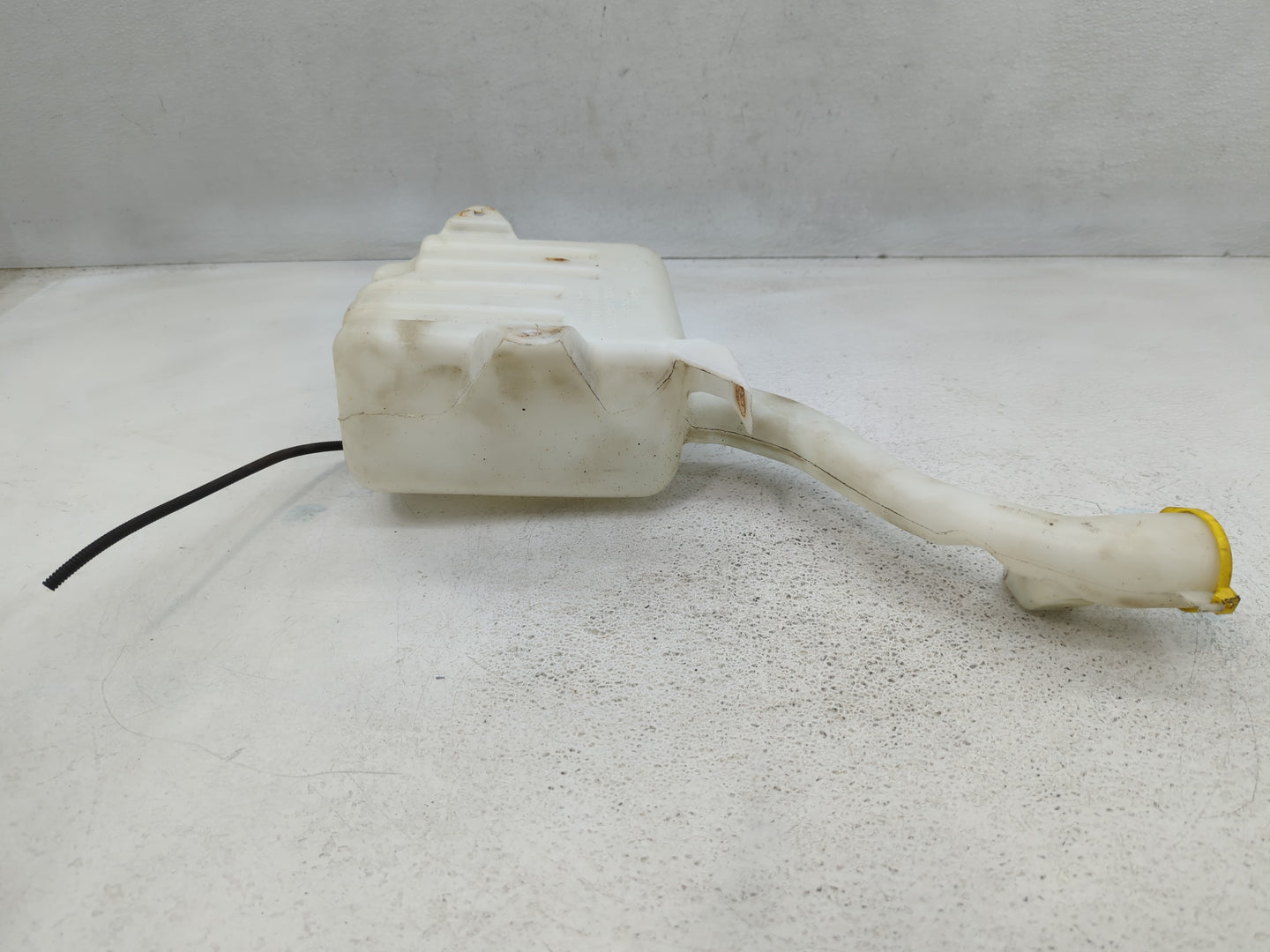 2008-2011 Ford Focus Windshield Washer Fluid Reservoir Bottle Oem - Oemusedautoparts1.com