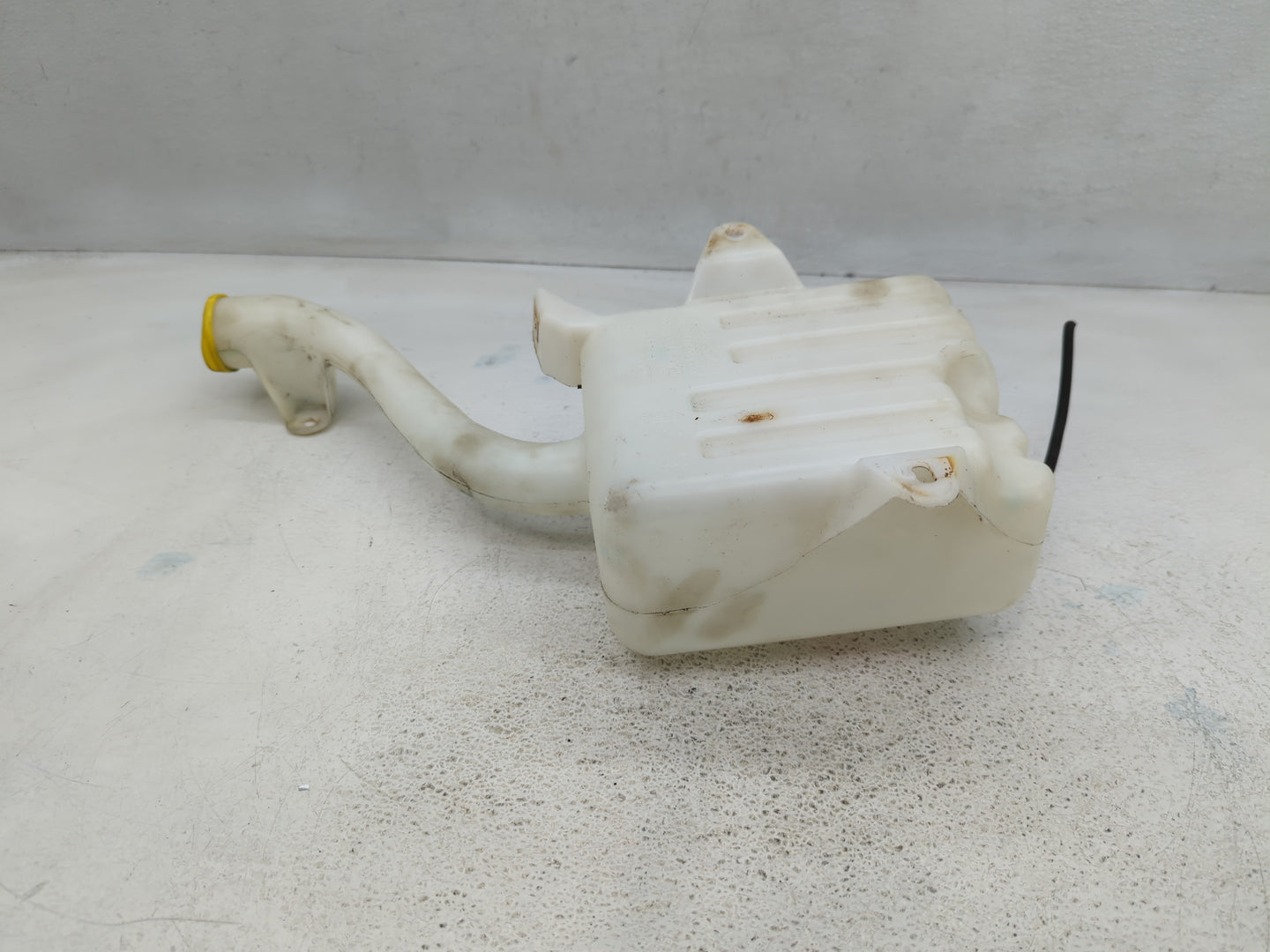 2008-2011 Ford Focus Windshield Washer Fluid Reservoir Bottle Oem - Oemusedautoparts1.com
