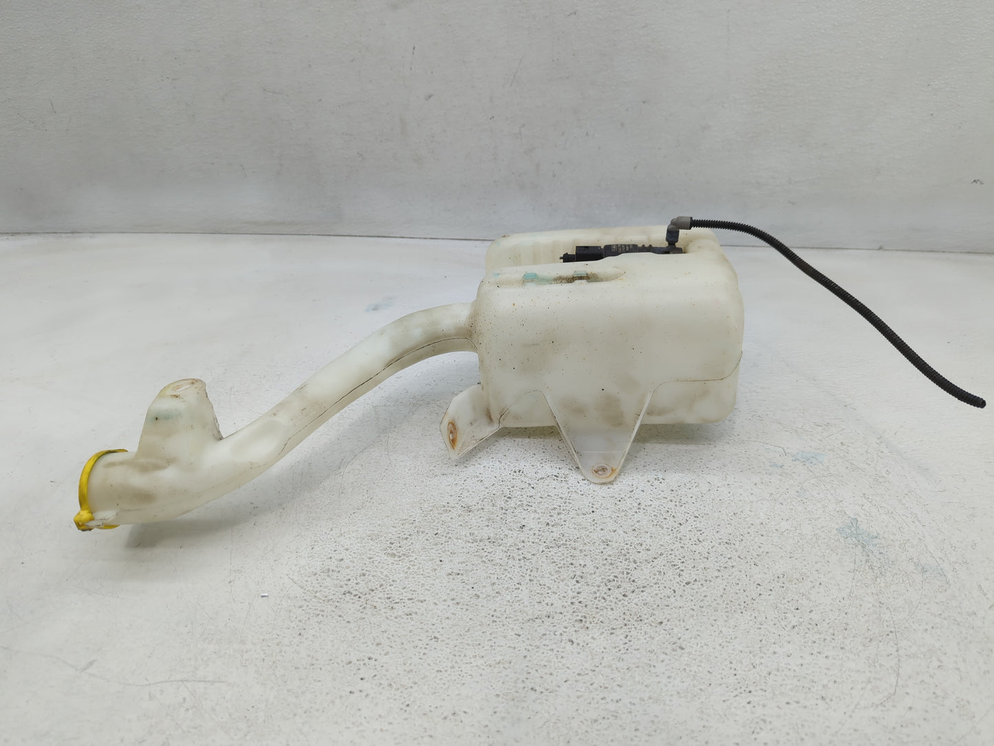 2008-2011 Ford Focus Windshield Washer Fluid Reservoir Bottle Oem - Oemusedautoparts1.com