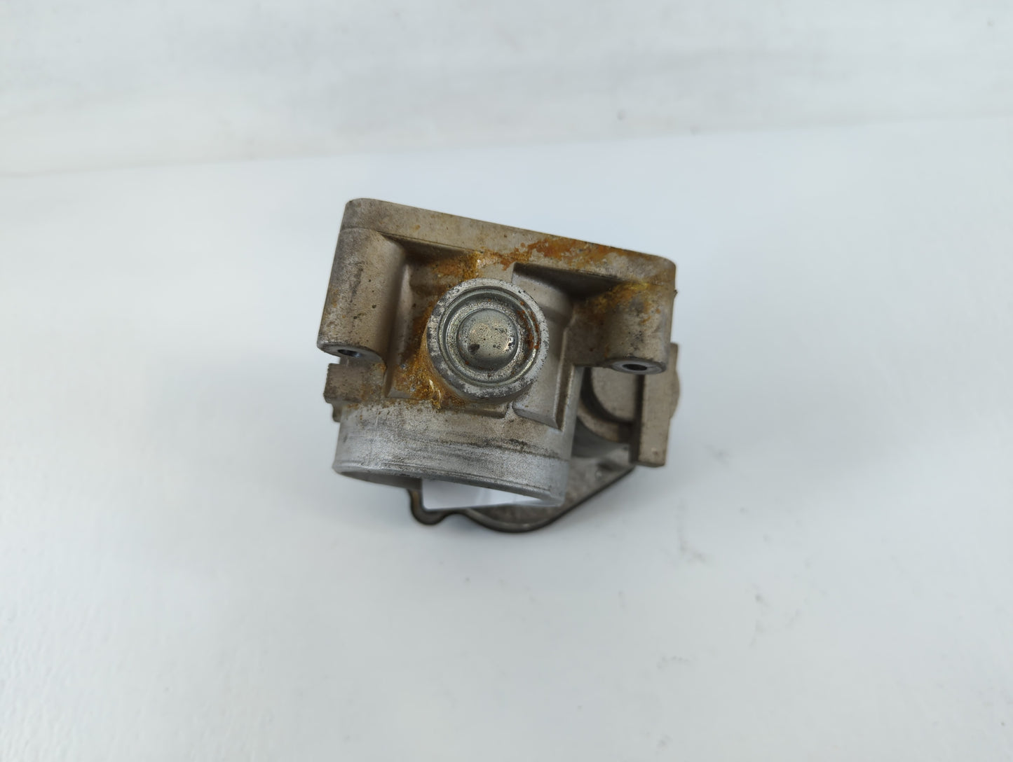 2008-2011 Ford Focus Throttle Body P/N:8S4E-9F991-AD Fits Fits 2008 2009 2010 2011 2012 2013 OEM Used Auto Parts - Oemusedau