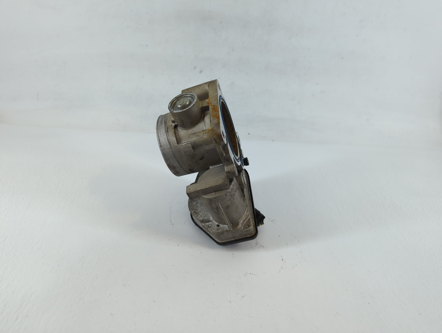 2008-2011 Ford Focus Throttle Body P/N:8S4E-9F991-AD Fits Fits 2008 2009 2010 2011 2012 2013 OEM Used Auto Parts - Oemusedau