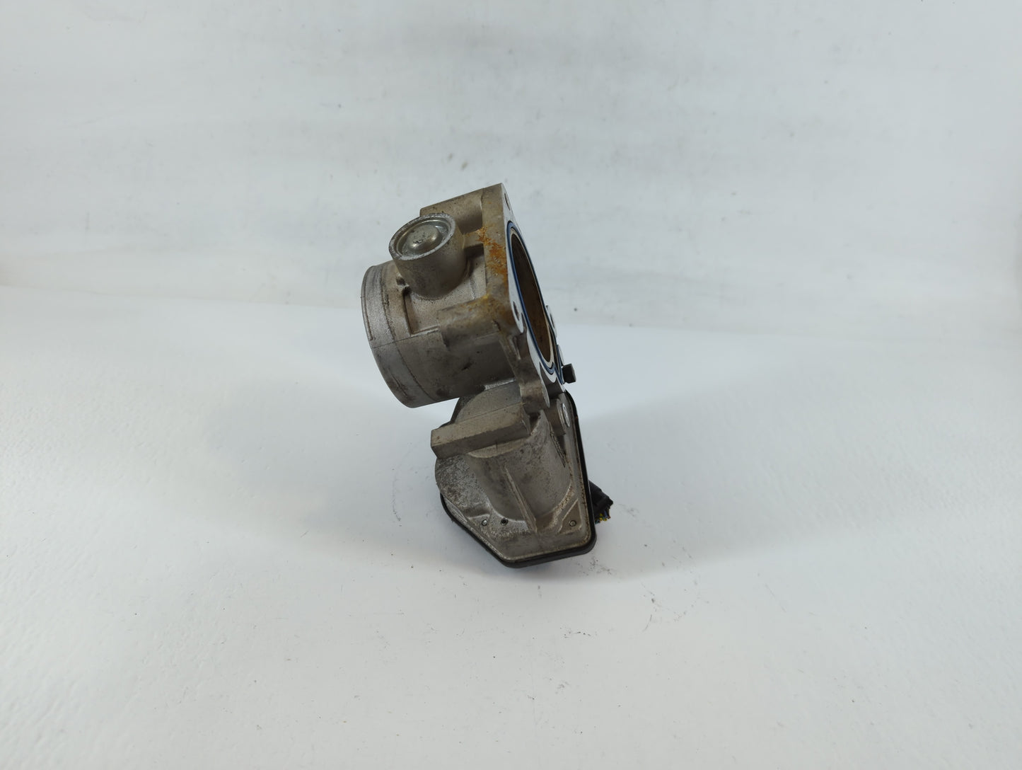 2008-2011 Ford Focus Throttle Body P/N:8S4E-9F991-AD Fits Fits 2008 2009 2010 2011 2012 2013 OEM Used Auto Parts - Oemusedau