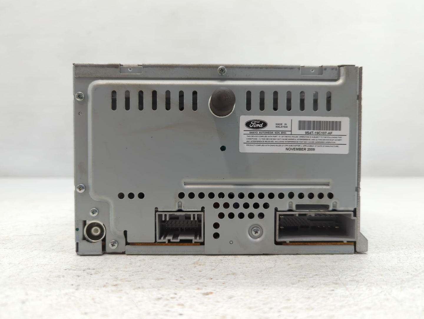 2010-2011 Ford Focus Radio AM FM Cd Player Receiver Replacement P/N:9S4T18C869AG Fits Fits 2010 2011 OEM Used Auto Parts - O