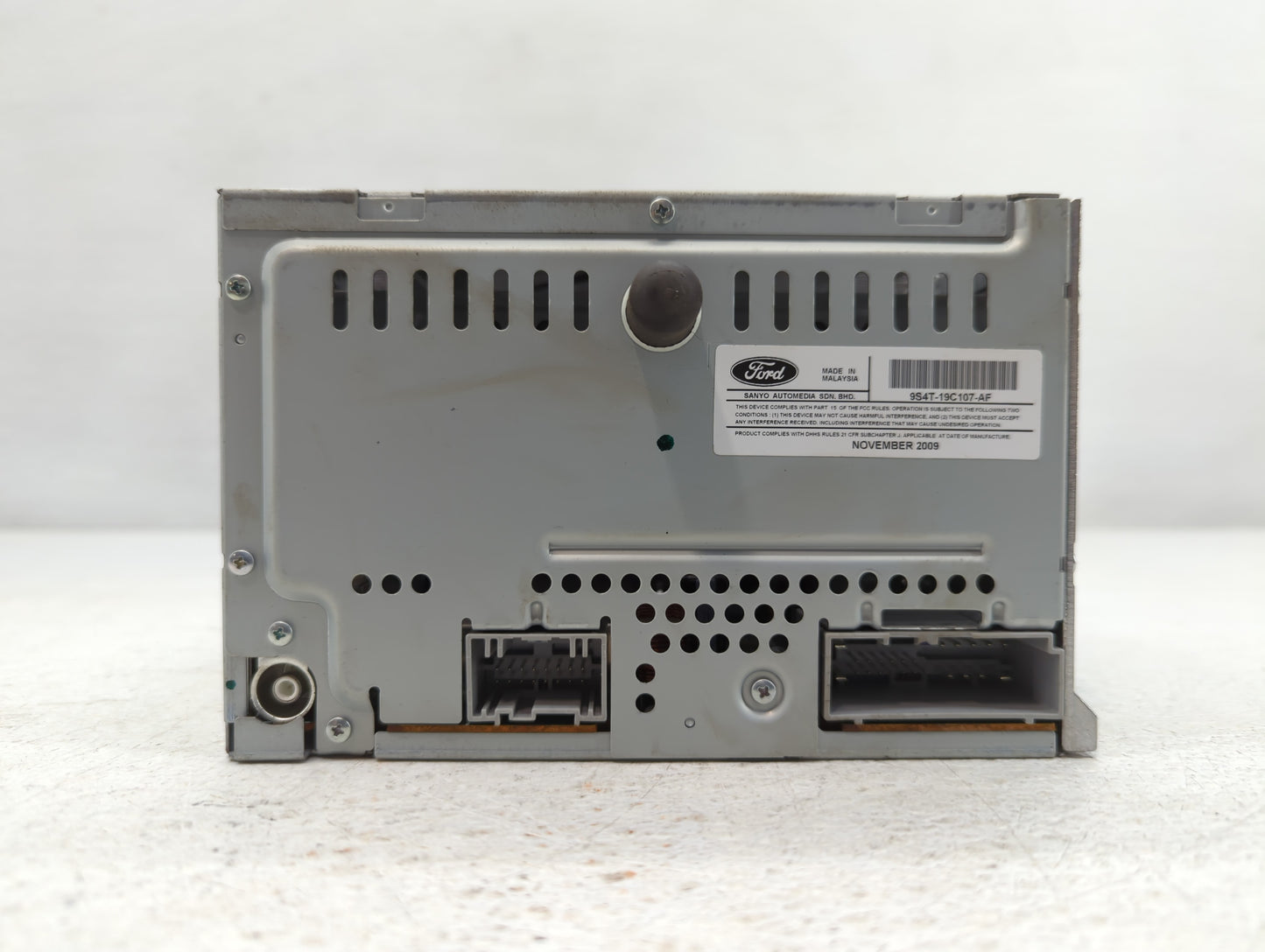 2010-2011 Ford Focus Radio AM FM Cd Player Receiver Replacement P/N:9S4T18C869AG Fits Fits 2010 2011 OEM Used Auto Parts - O