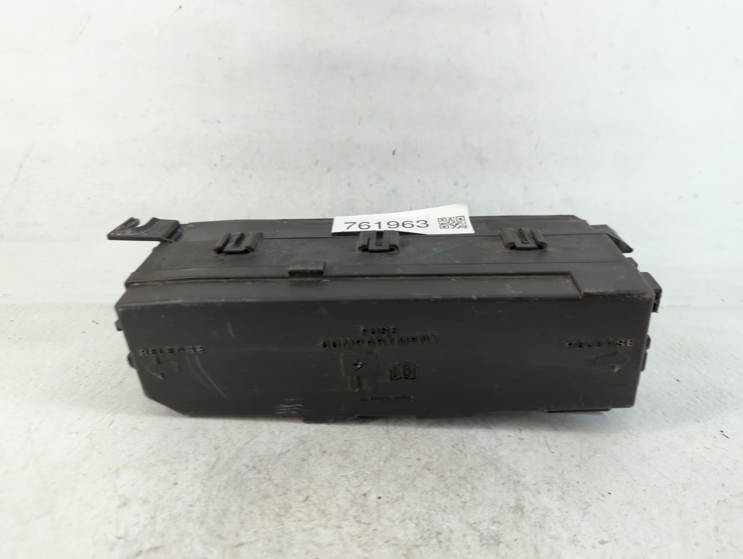 2008-2011 Ford Focus Fusebox Fuse Box Panel Relay Module P/N:3B01A0101 Fits Fits 2008 2009 2010 2011 OEM Used Auto Parts - O