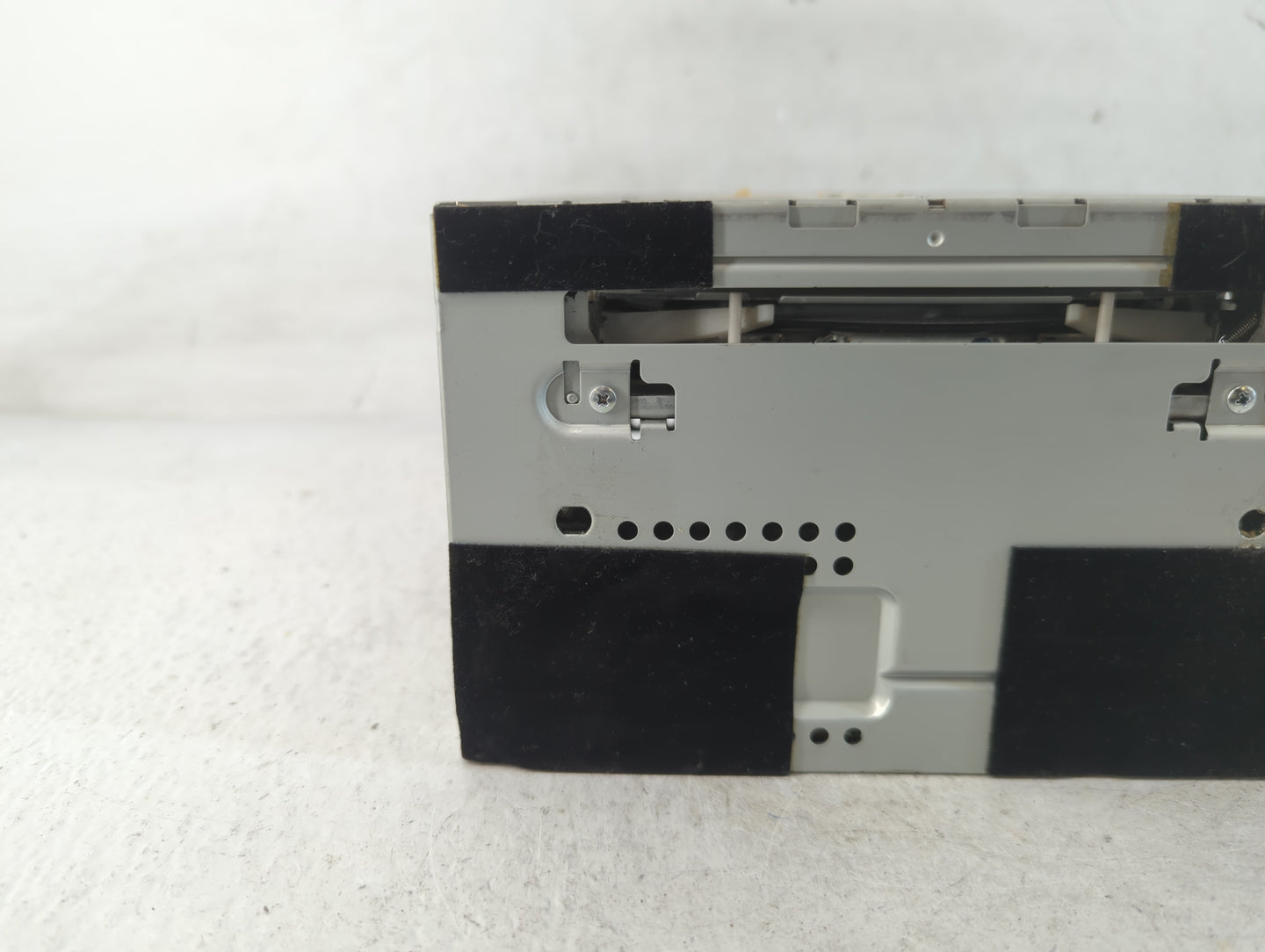 2010-2011 Ford Focus Radio AM FM Cd Player Receiver Replacement P/N:9S4T-19C157-AH Fits Fits 2010 2011 OEM Used Auto Parts -