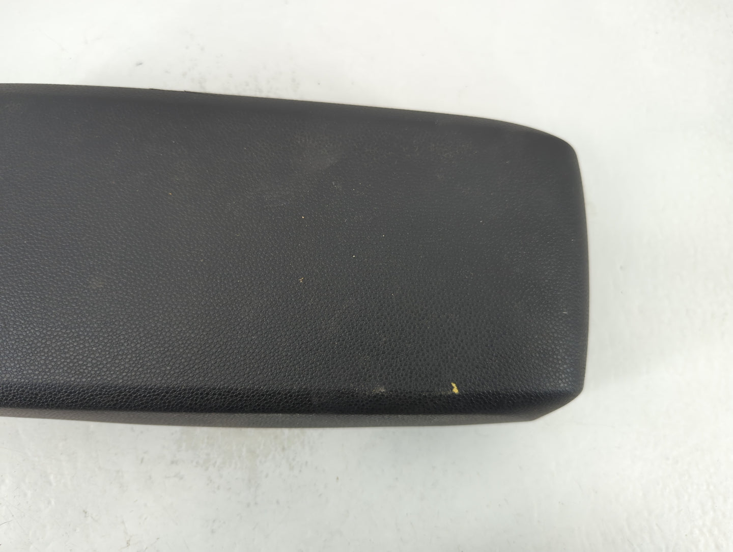2010 Ford Focus Center Console Armrest Cover Lid P/N:KF3043A201 265 09 Fits OEM Used Auto Parts - Oemusedautoparts1.com